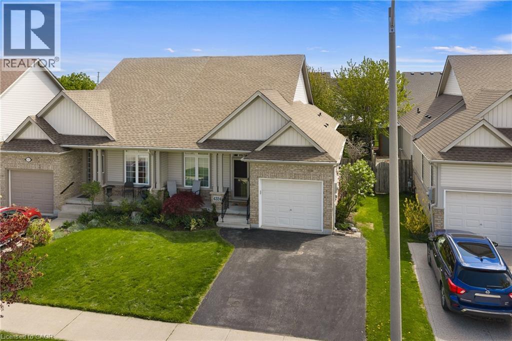 4324 BEVERLEY Crescent - 1
