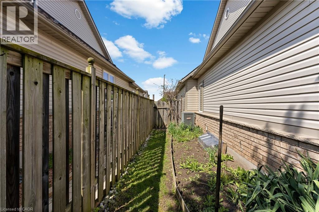 4324 BEVERLEY Crescent - 32