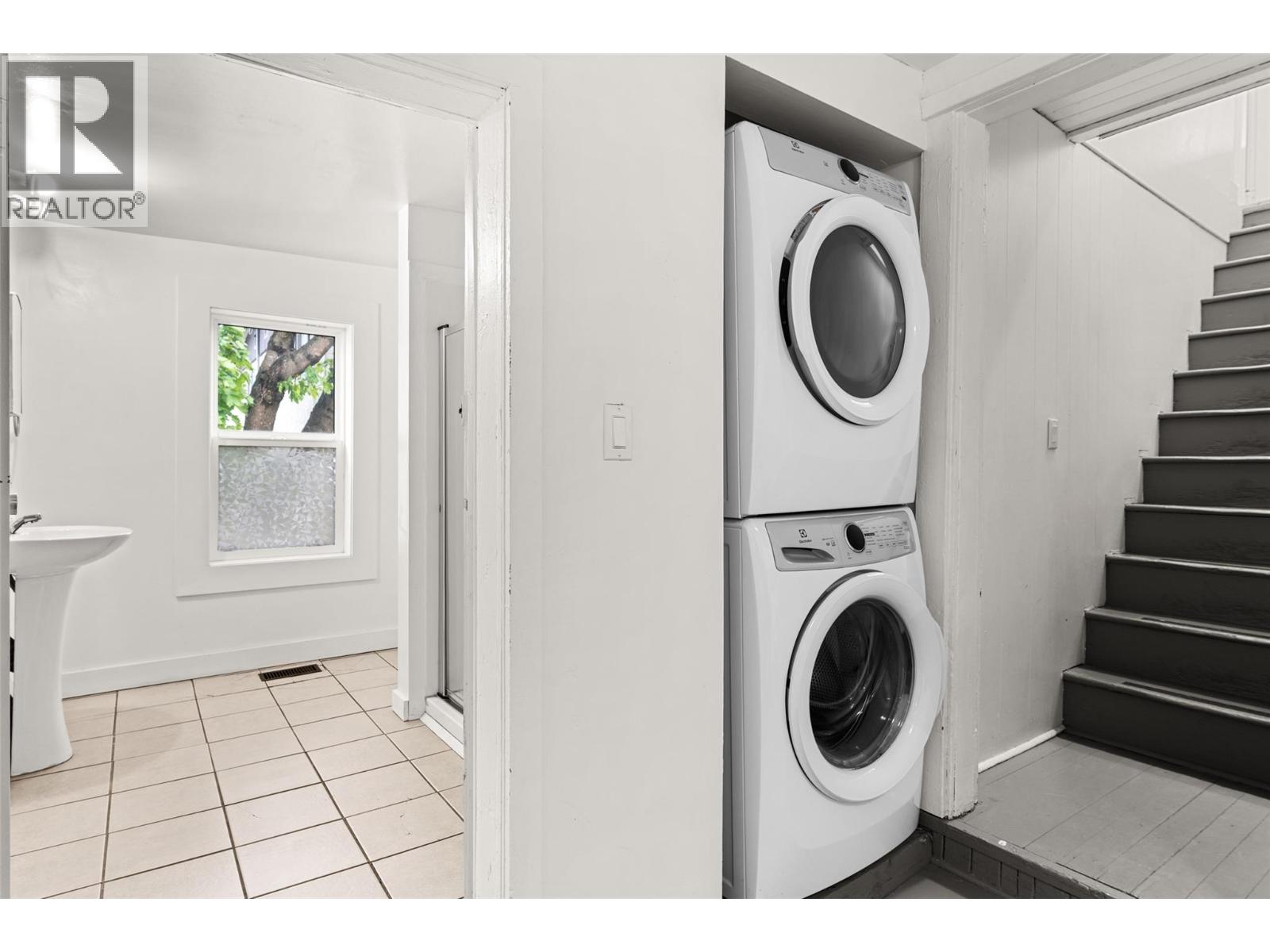 604 Fourth Street E, Revelstoke