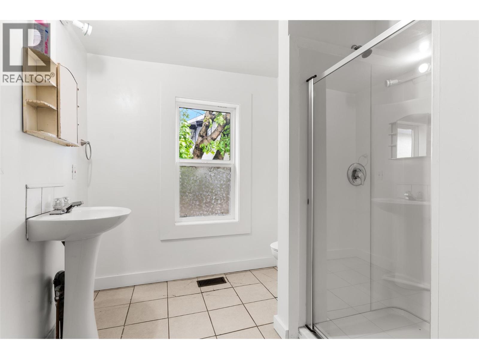 604 Fourth Street E - 17