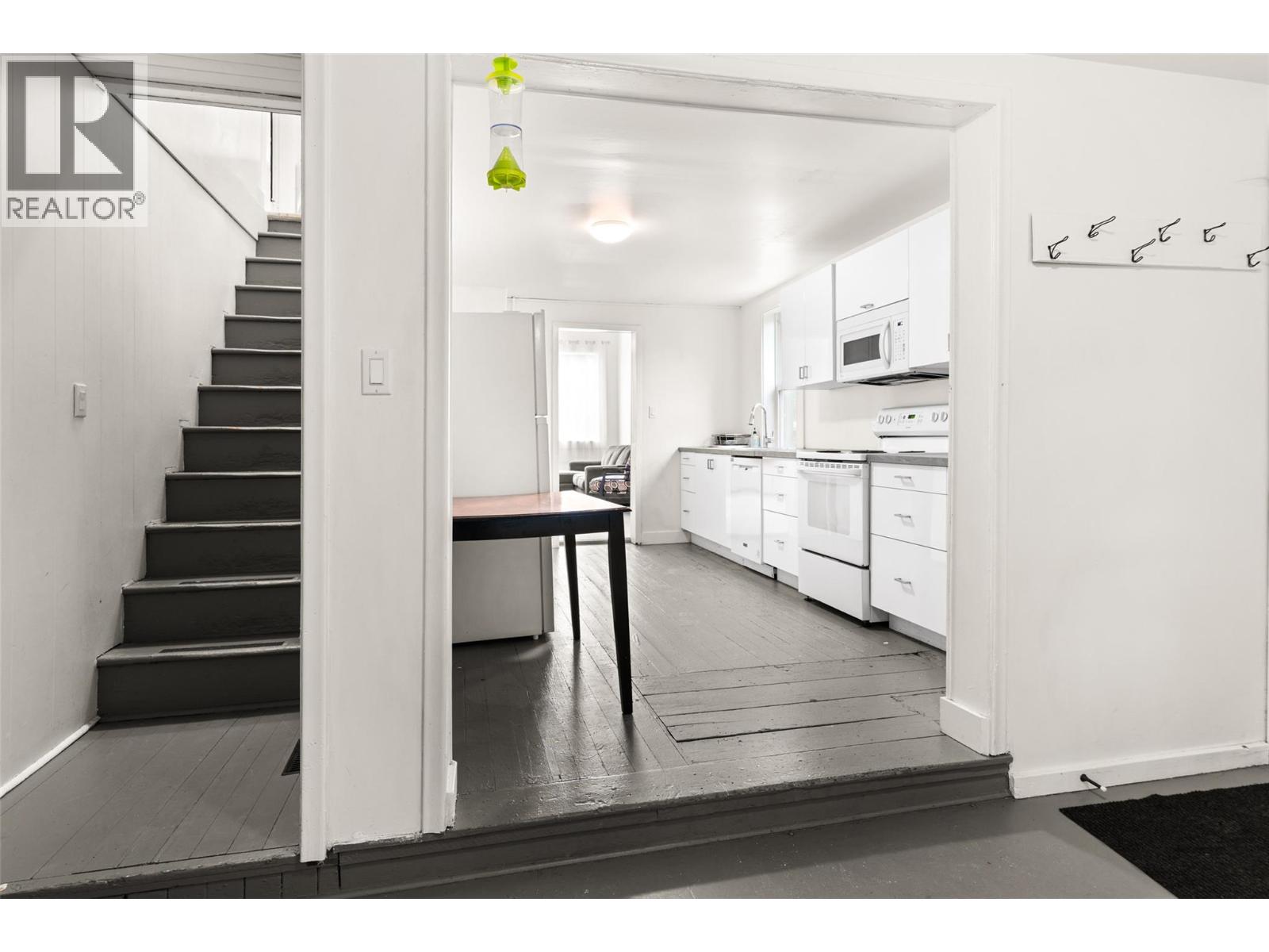 604 Fourth Street E - 19
