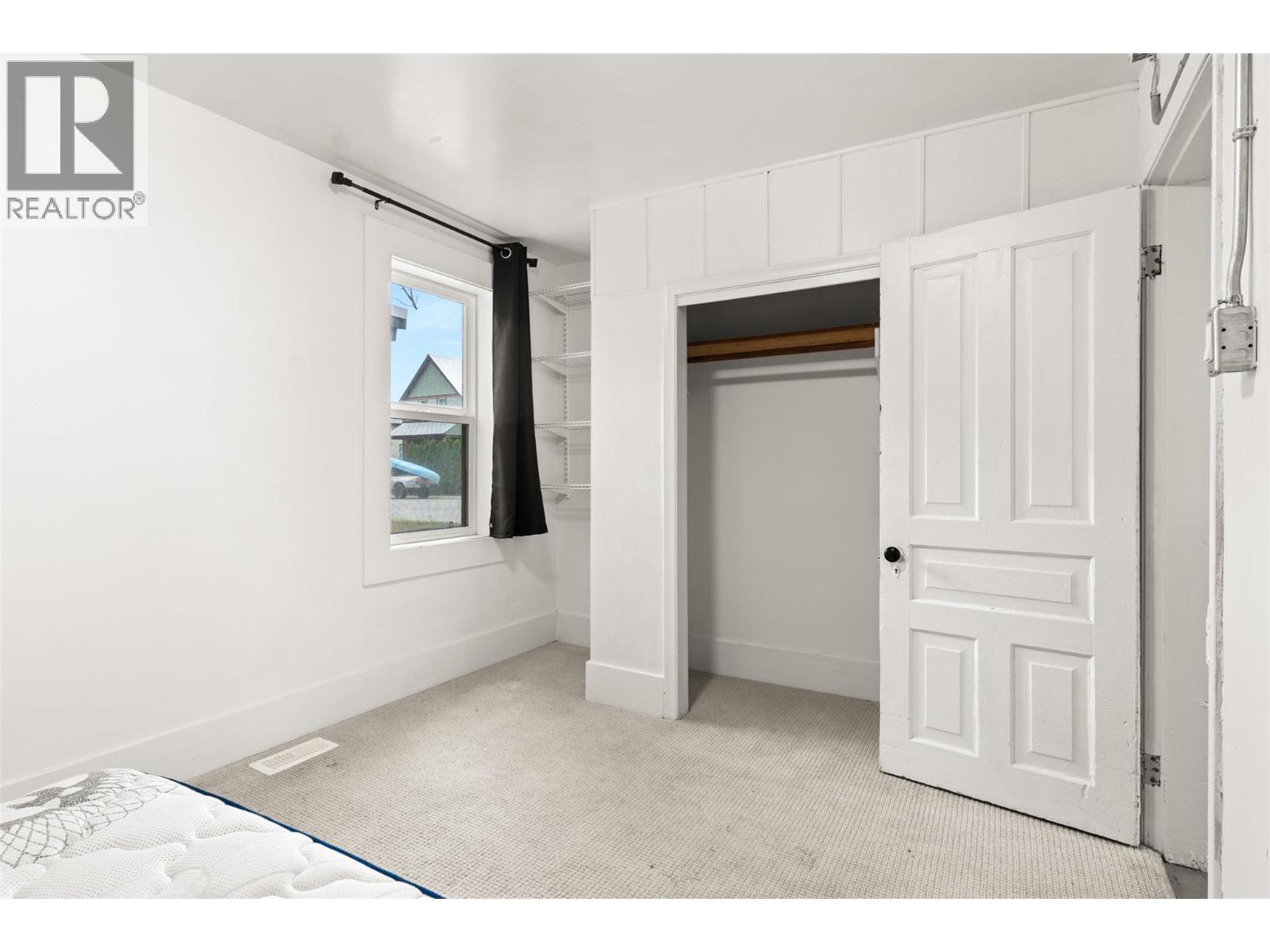604 Fourth Street E, Revelstoke