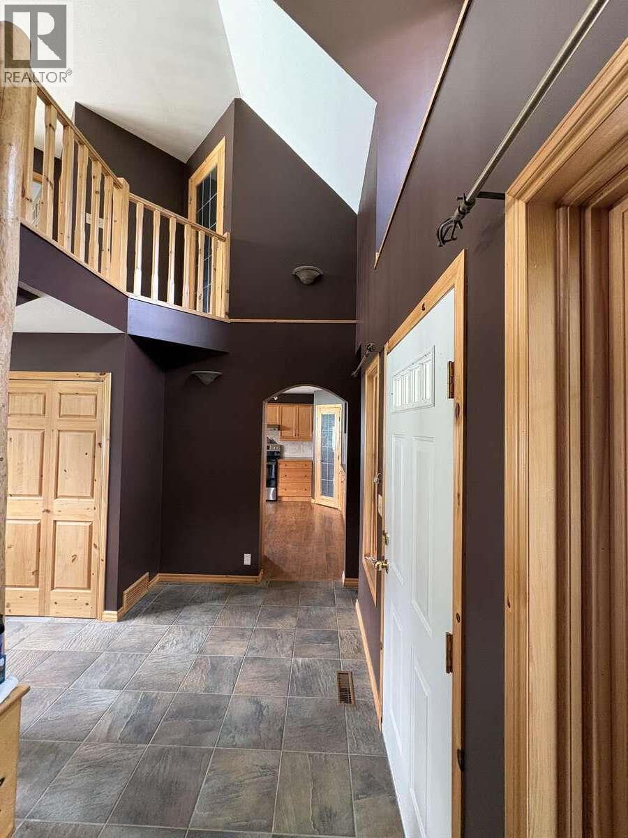 8381 RICHARDSON Crescent - 5