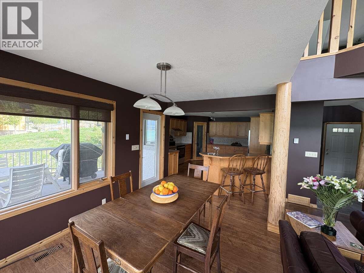 8381 RICHARDSON Crescent - 21