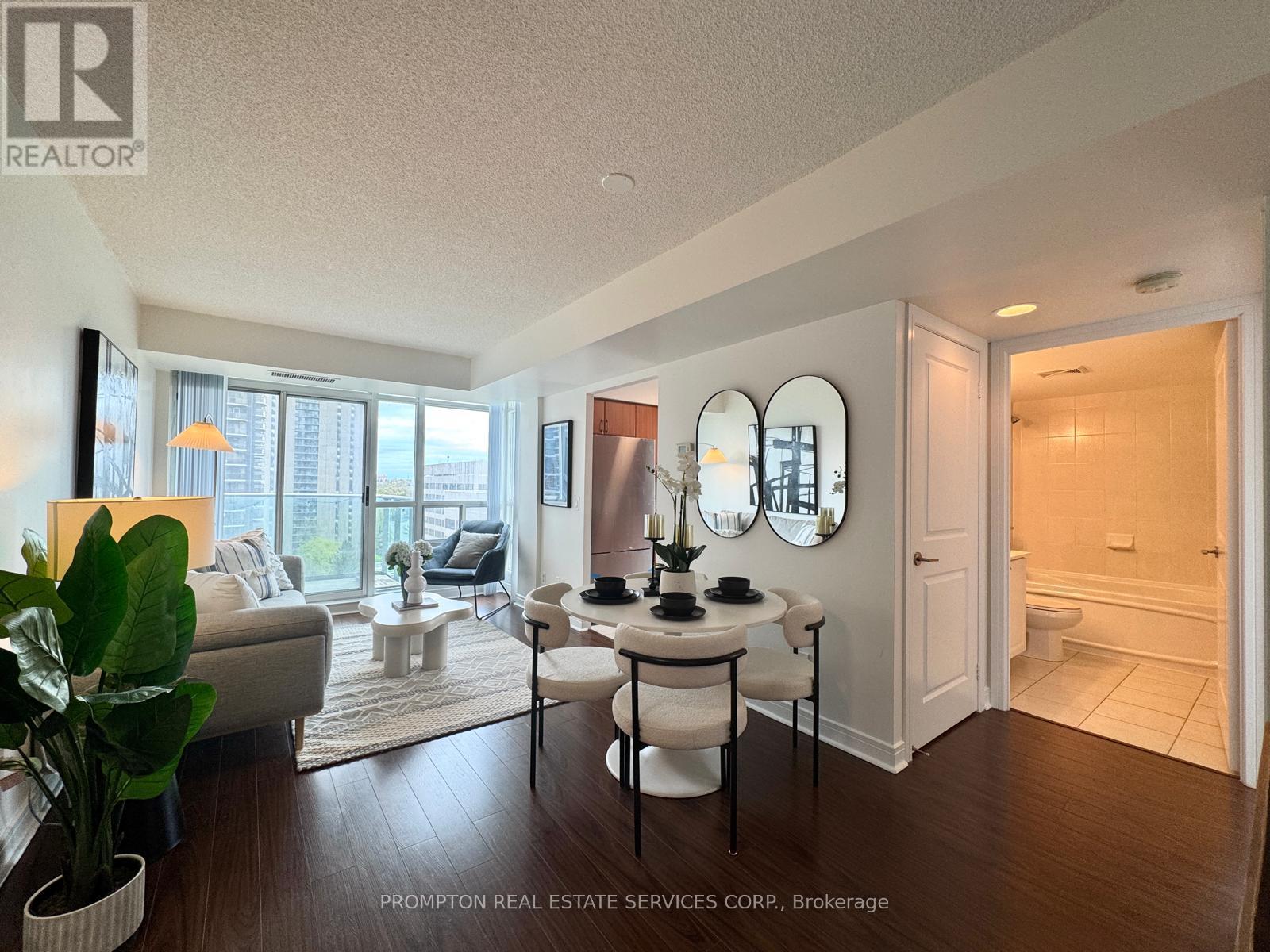 #1206 35 BALES AVENUE - Image 2