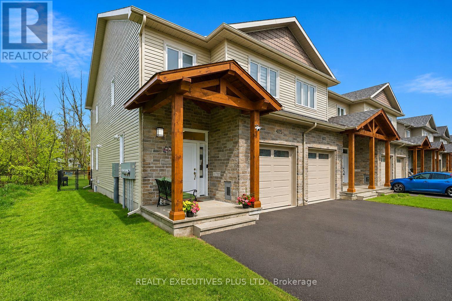 405 VOYAGEUR PLACE W - 1