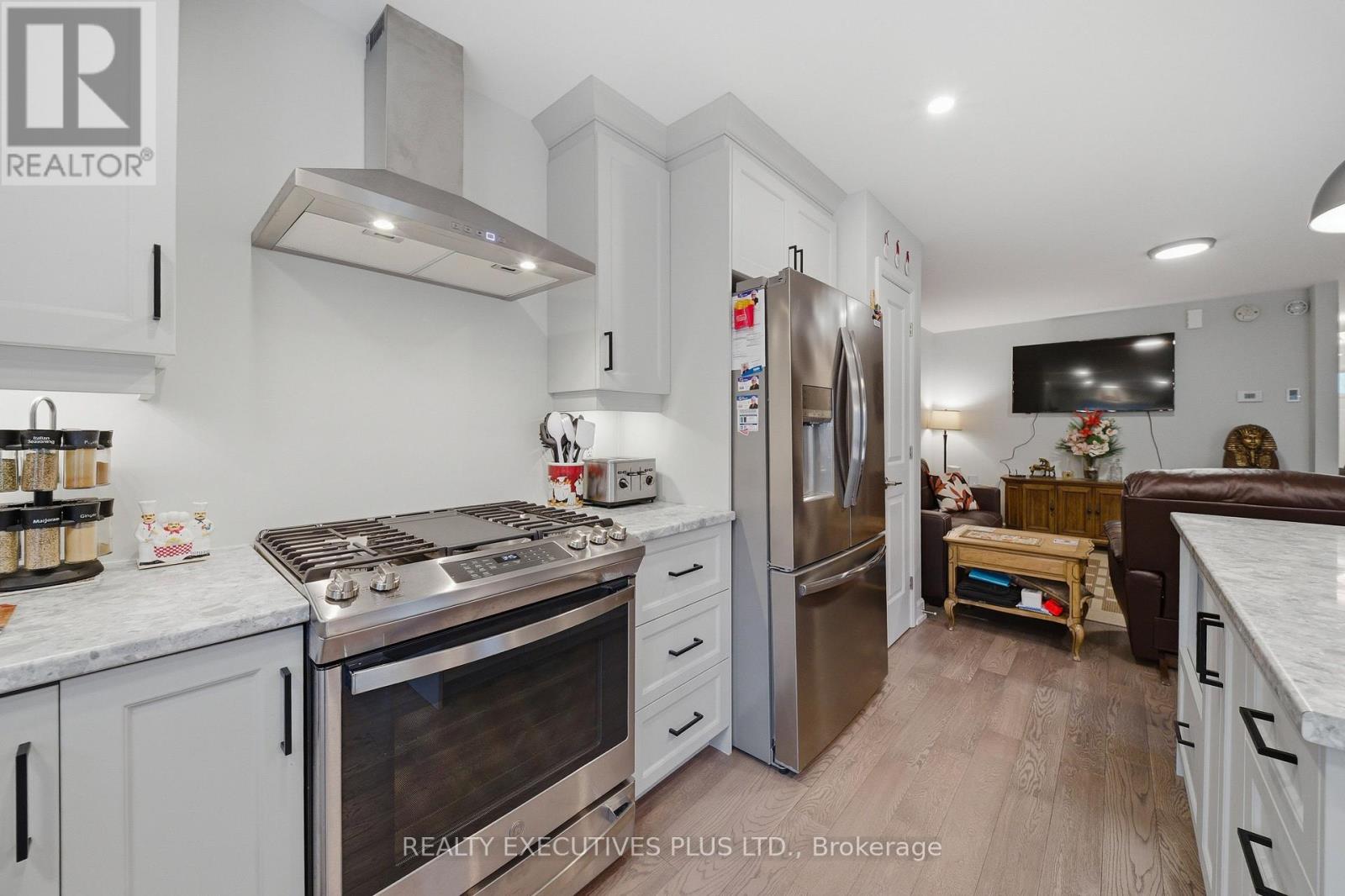 405 VOYAGEUR PLACE W - 10