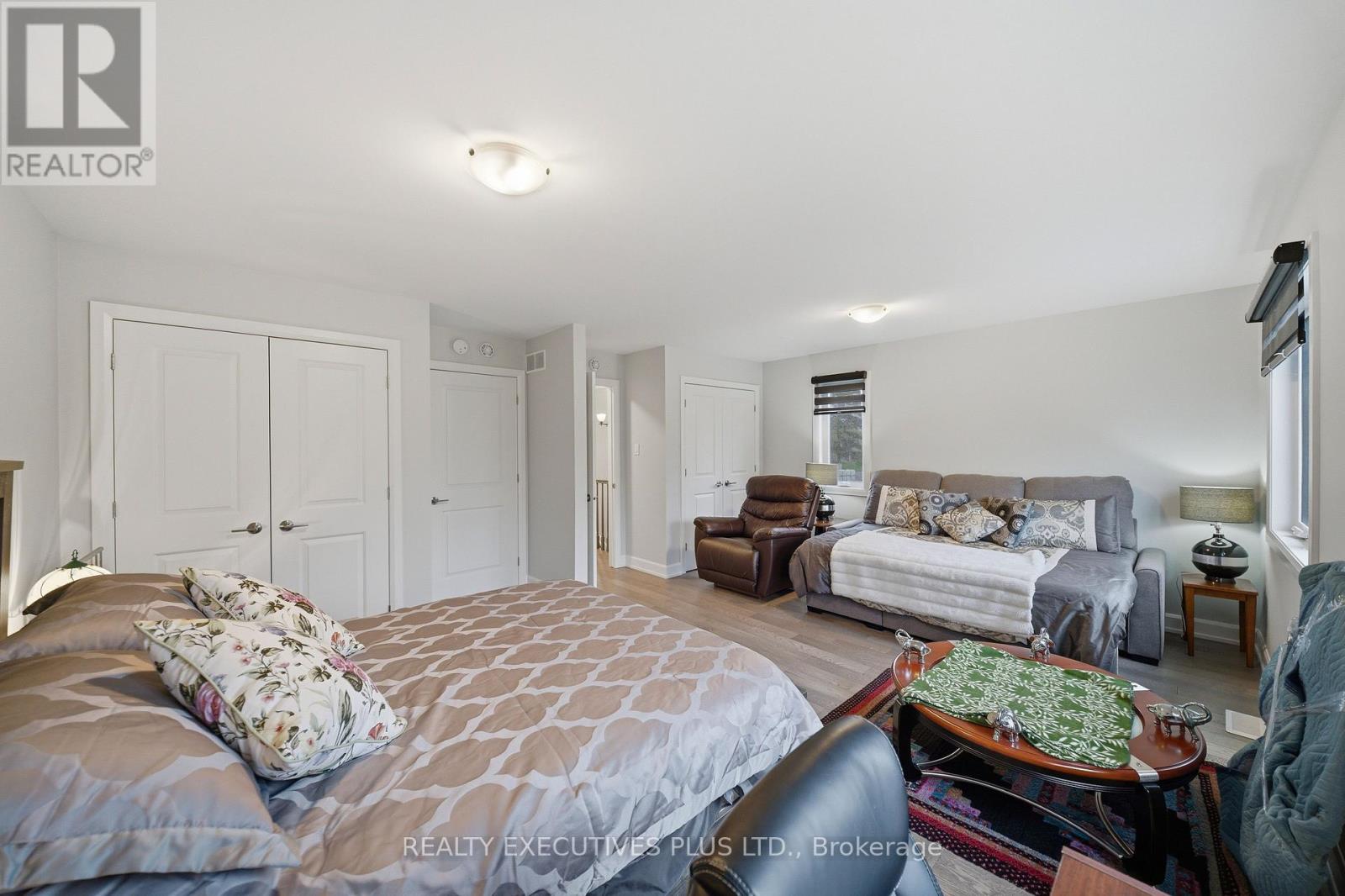 405 VOYAGEUR PLACE W - 19