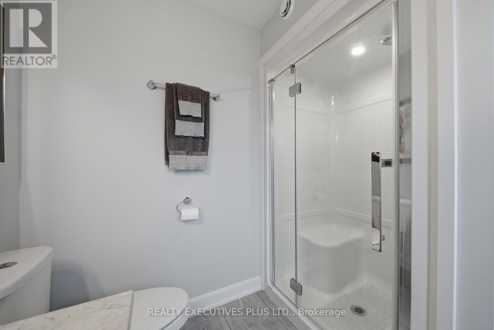 405 VOYAGEUR PLACE W - 24