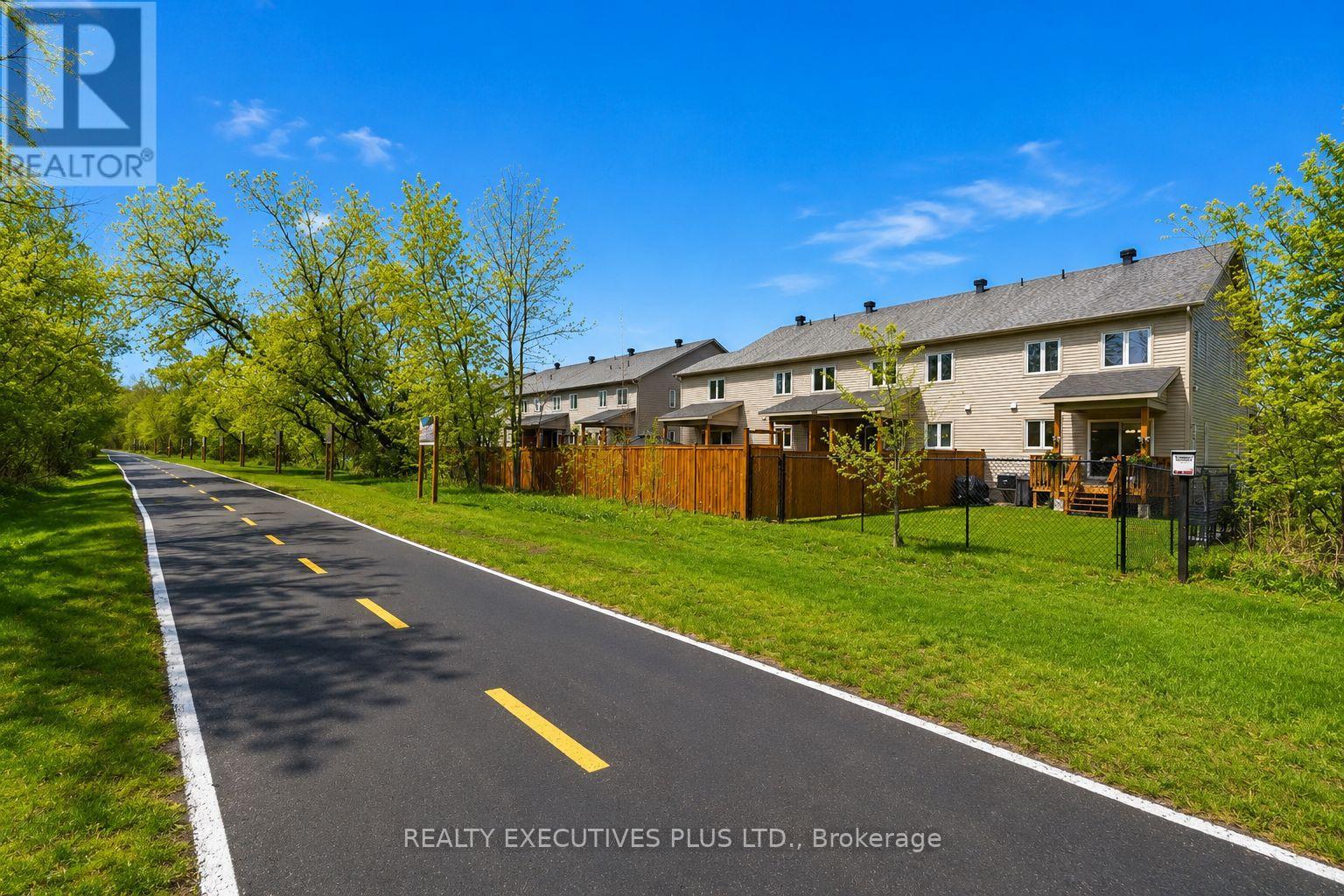 405 VOYAGEUR PLACE W - 32