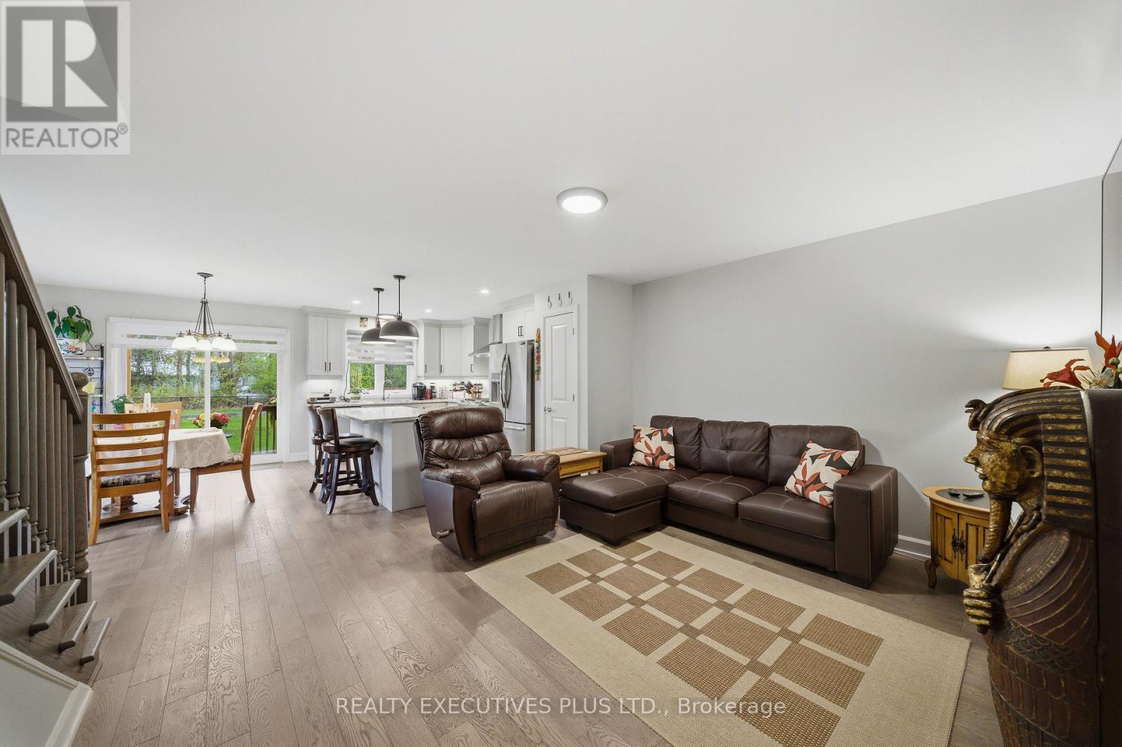 405 VOYAGEUR PLACE W - 7