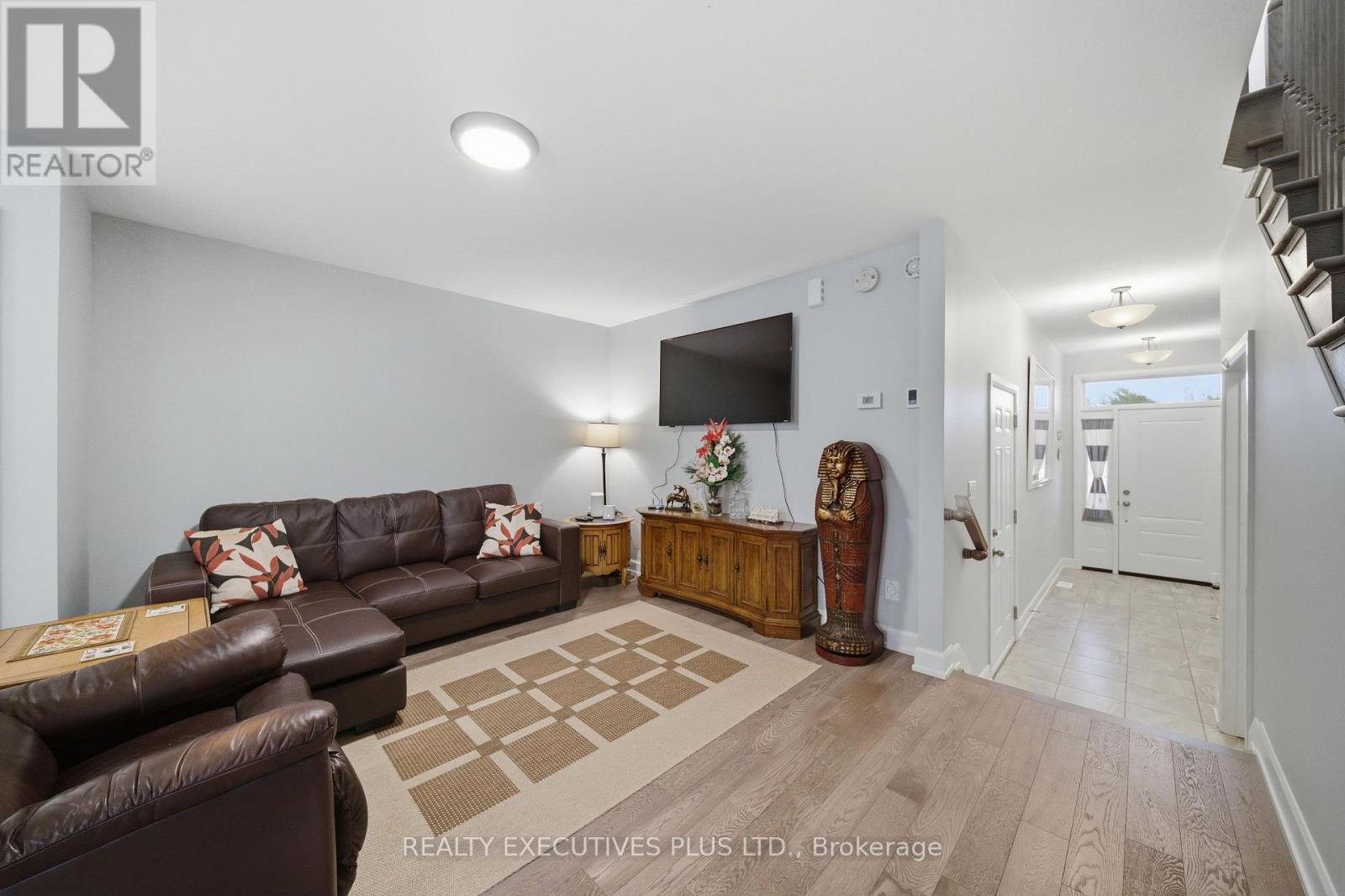 405 VOYAGEUR PLACE W - 8