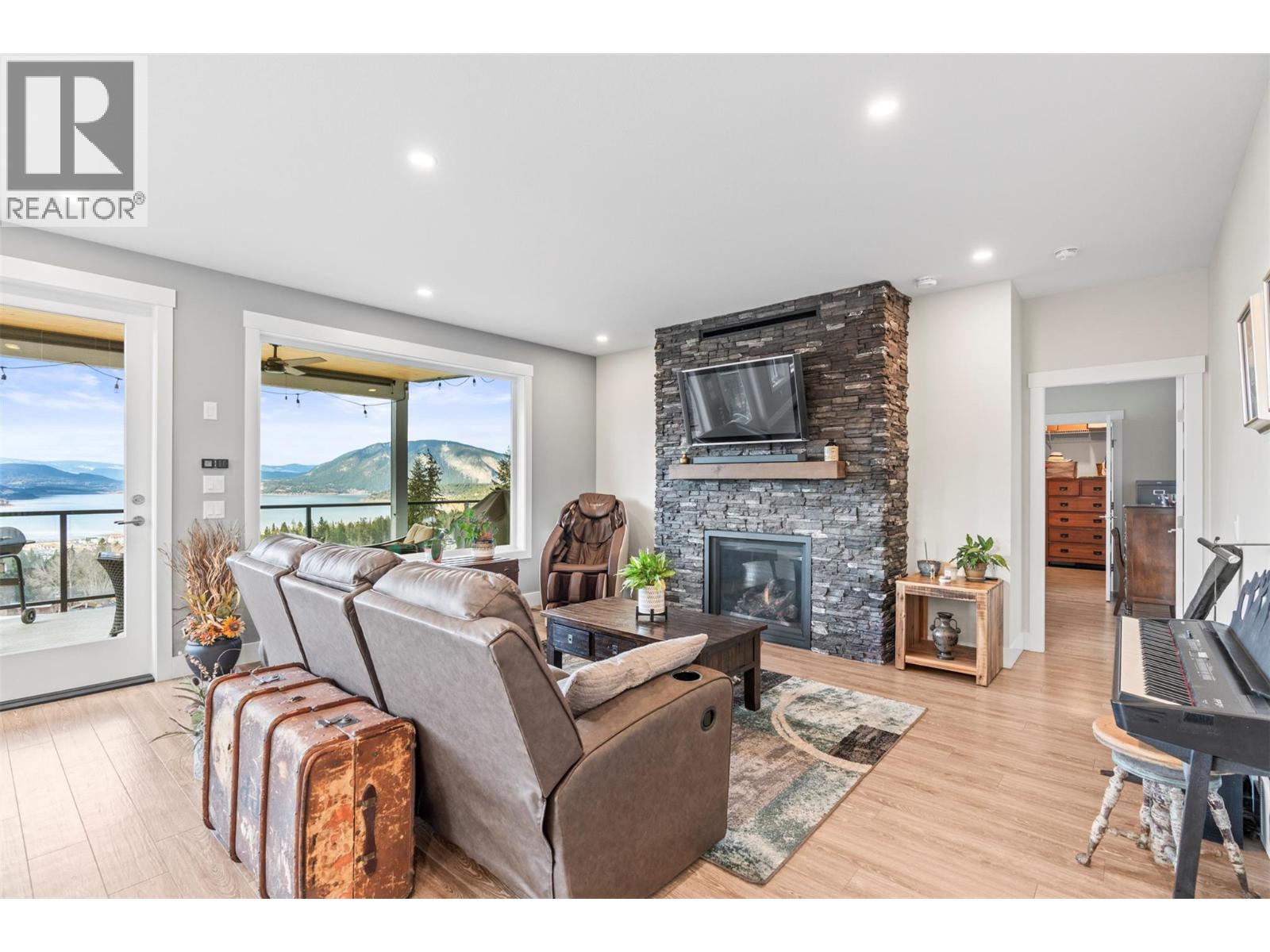  1021 17 Avenue Southeast, Salmon Arm