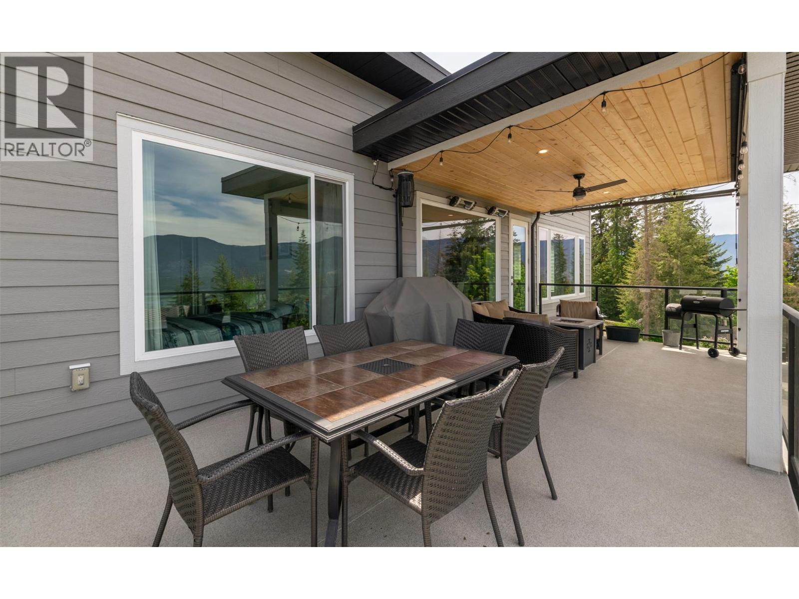  1021 17 Avenue Southeast, Salmon Arm