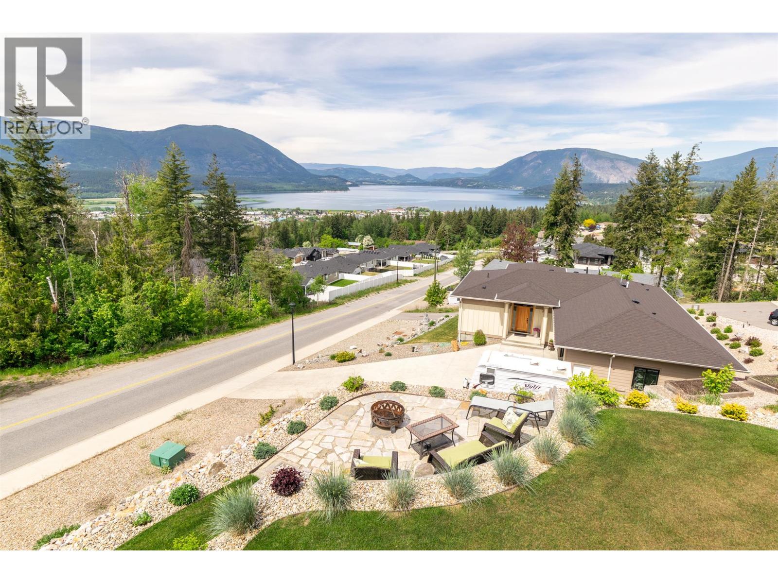  1021 17 Avenue Southeast, Salmon Arm