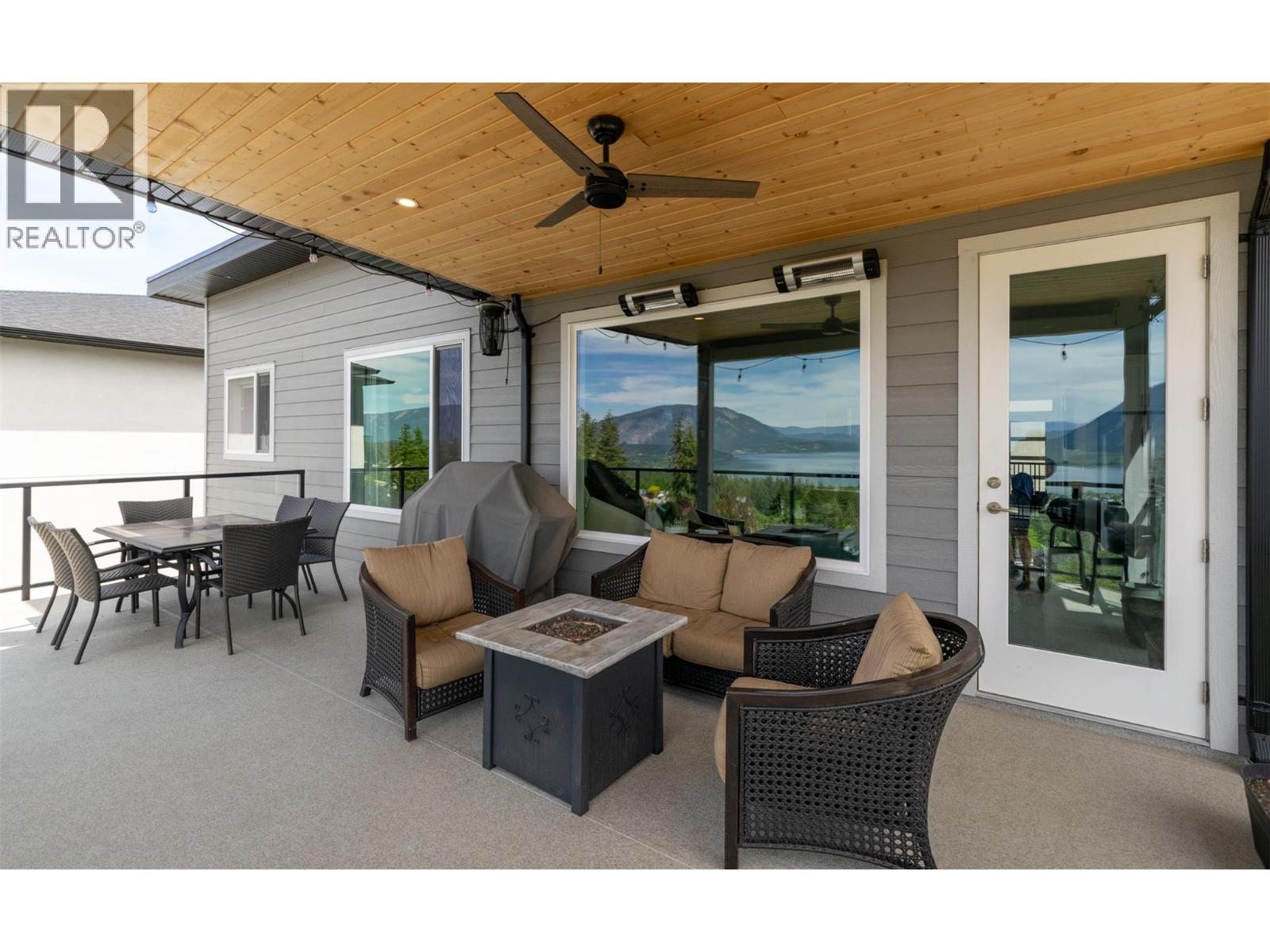  1021 17 Avenue Southeast, Salmon Arm