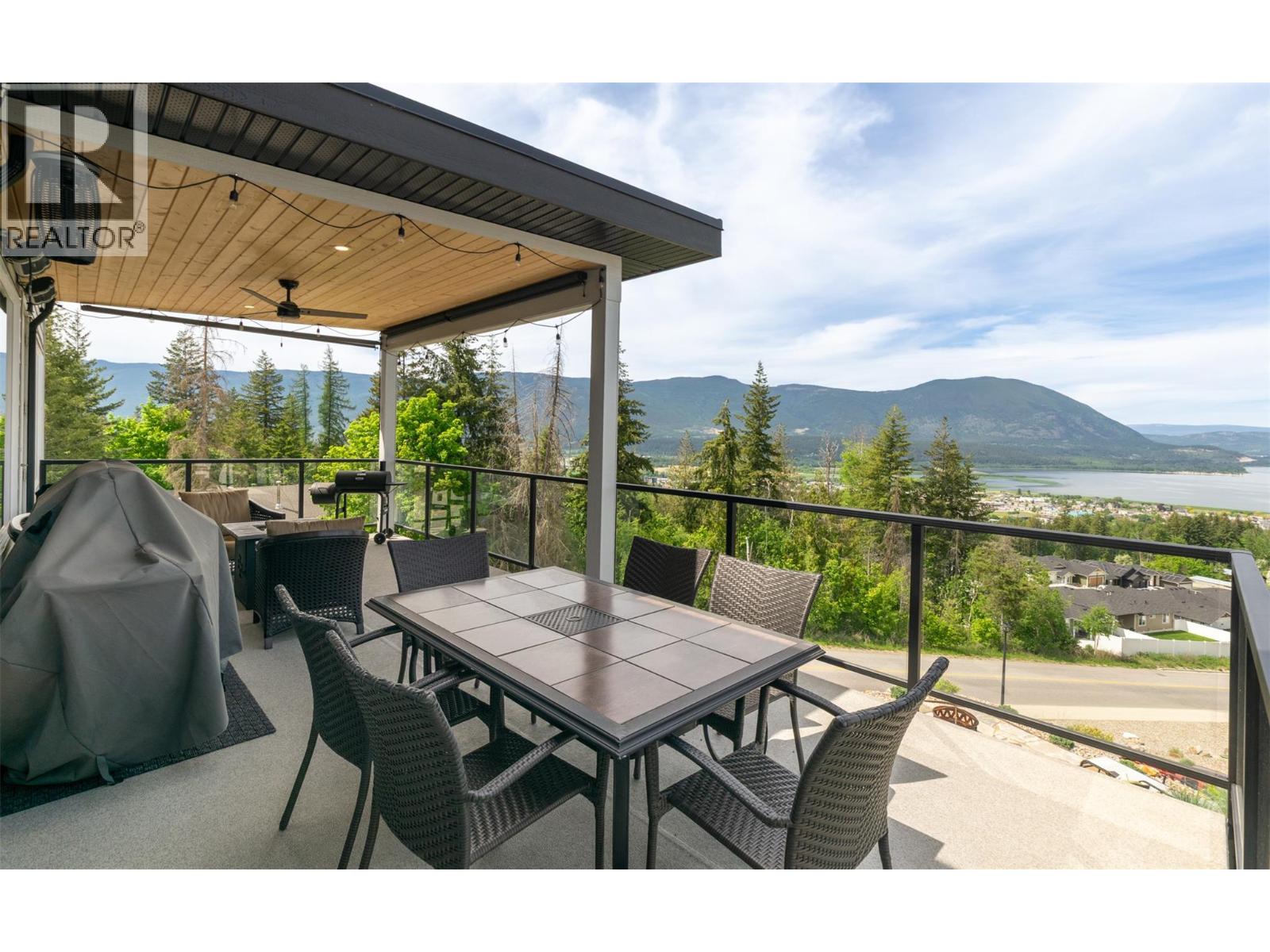  1021 17 Avenue Southeast, Salmon Arm