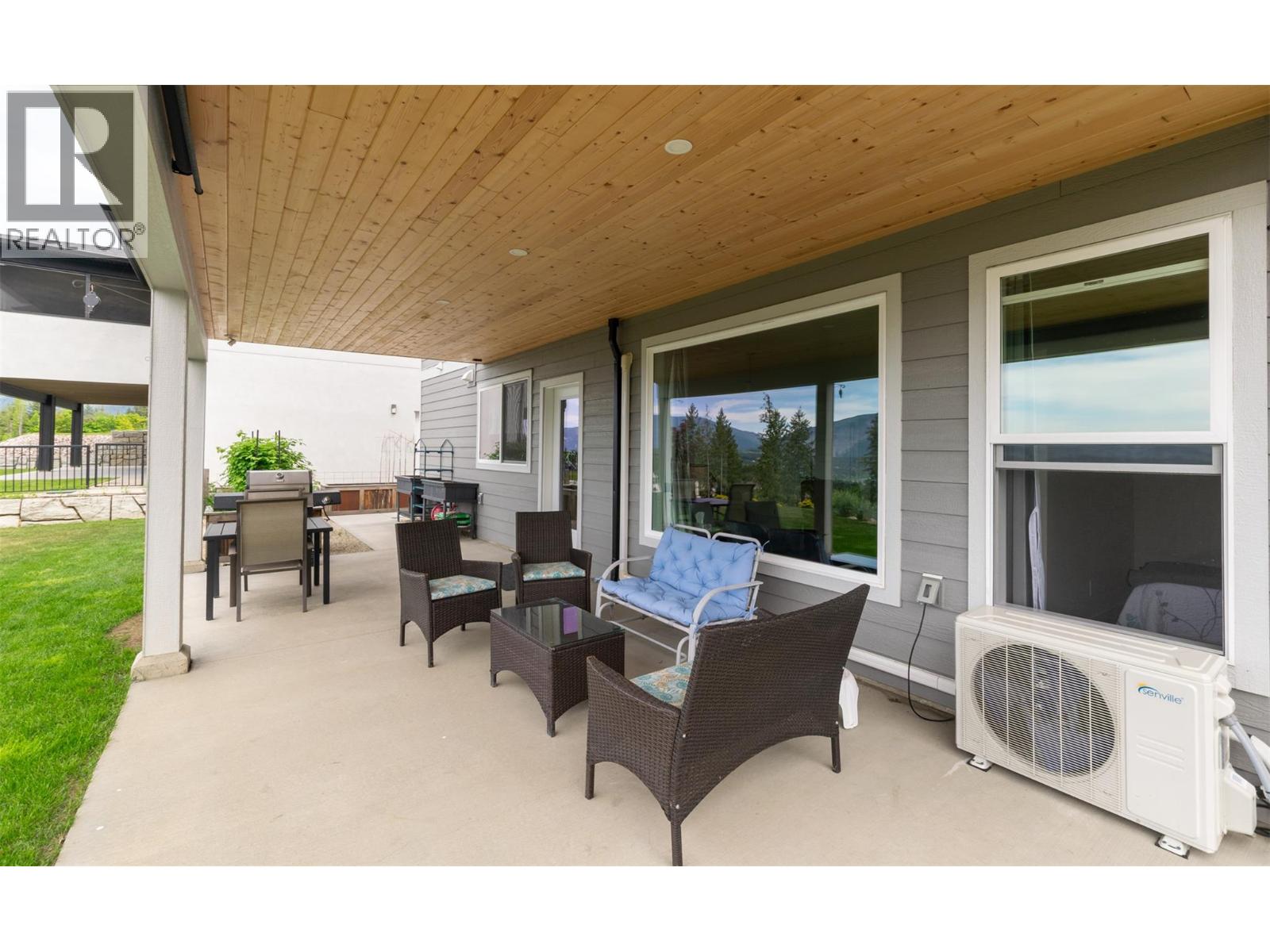  1021 17 Avenue Southeast, Salmon Arm