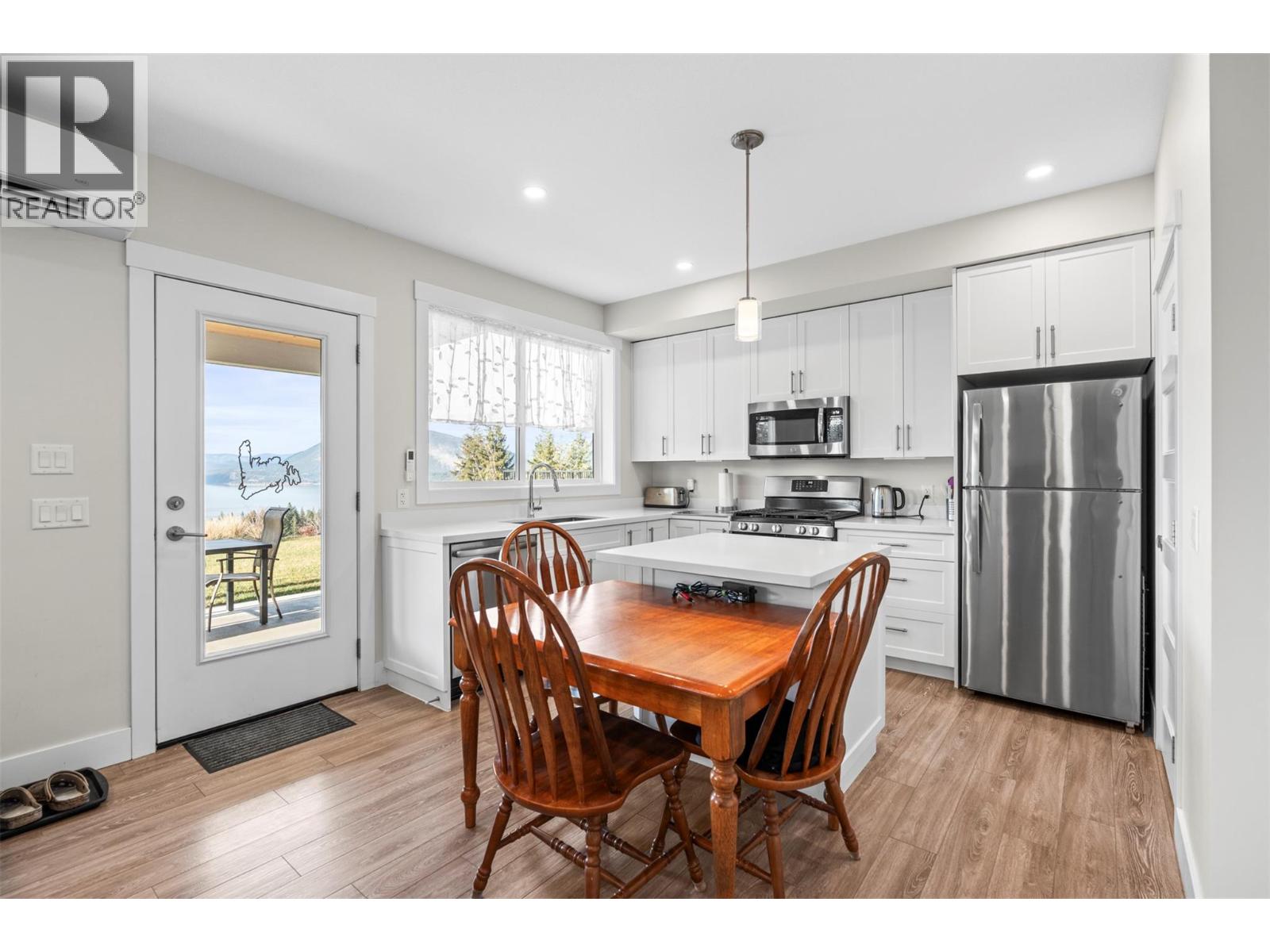  1021 17 Avenue Southeast, Salmon Arm