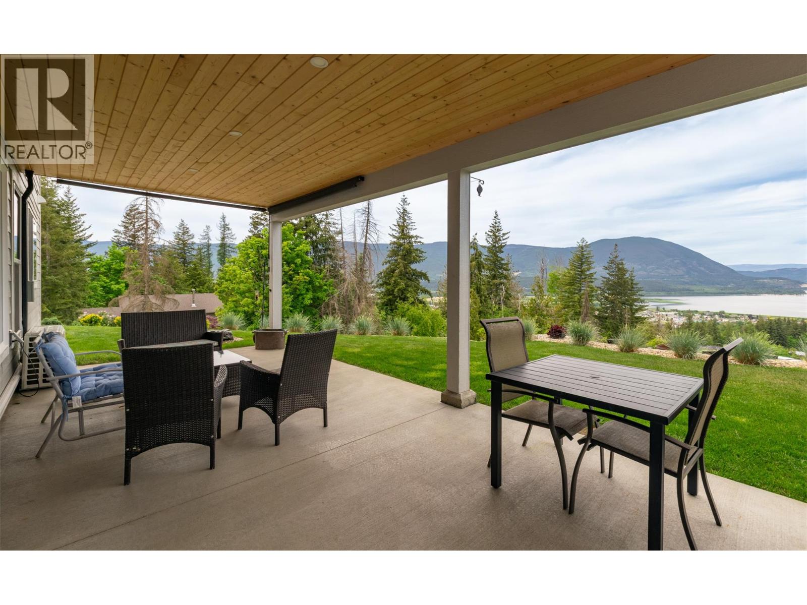  1021 17 Avenue Southeast, Salmon Arm