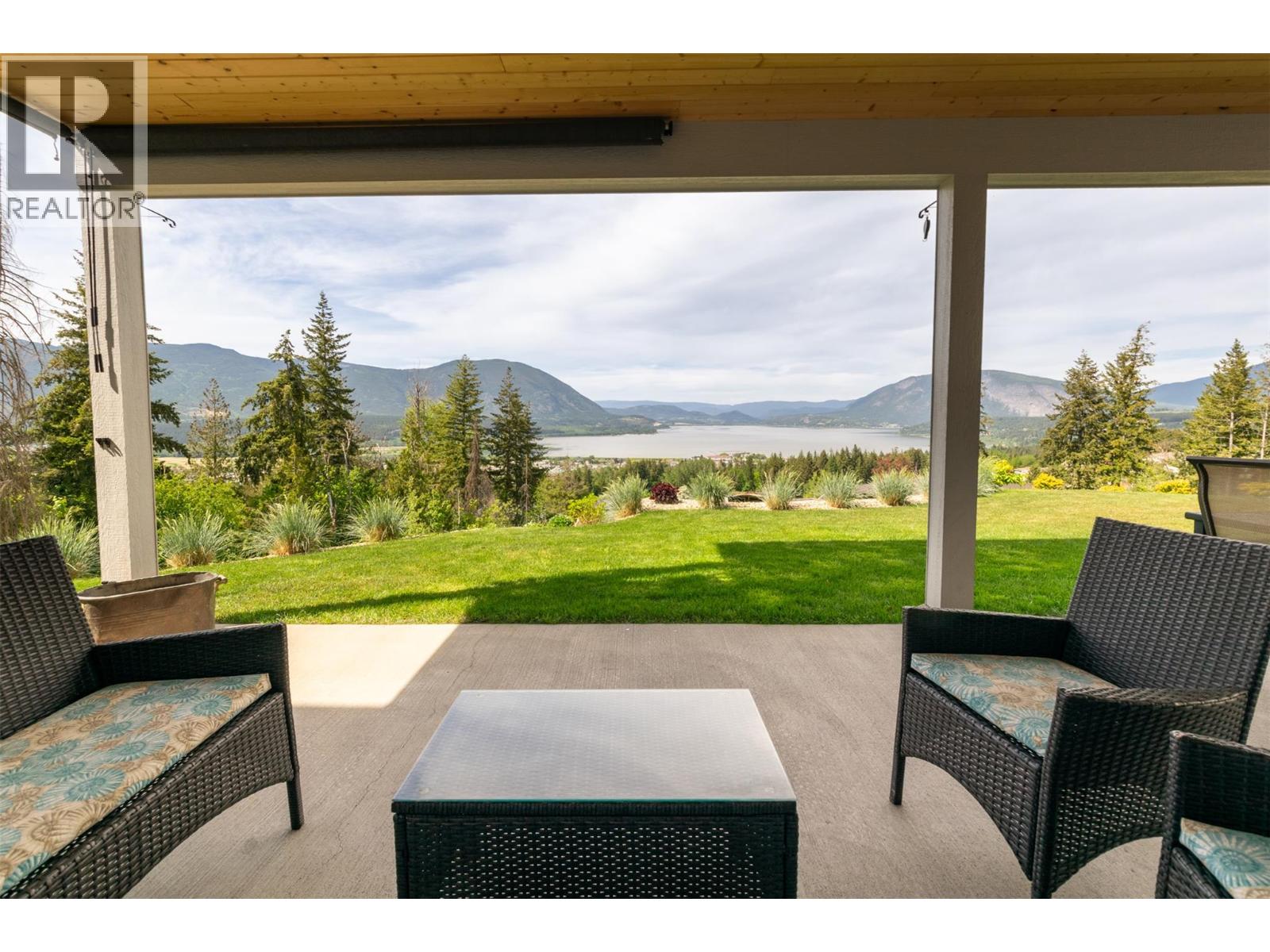  1021 17 Avenue Southeast, Salmon Arm