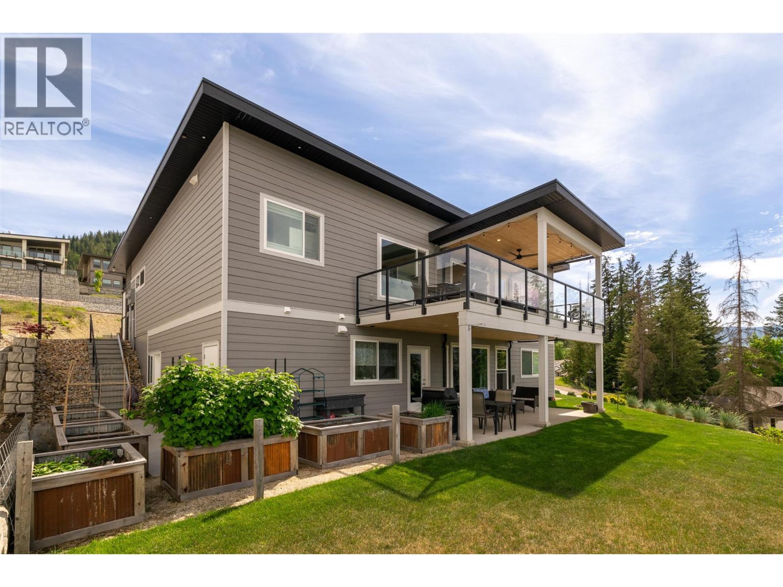  1021 17 Avenue Southeast, Salmon Arm