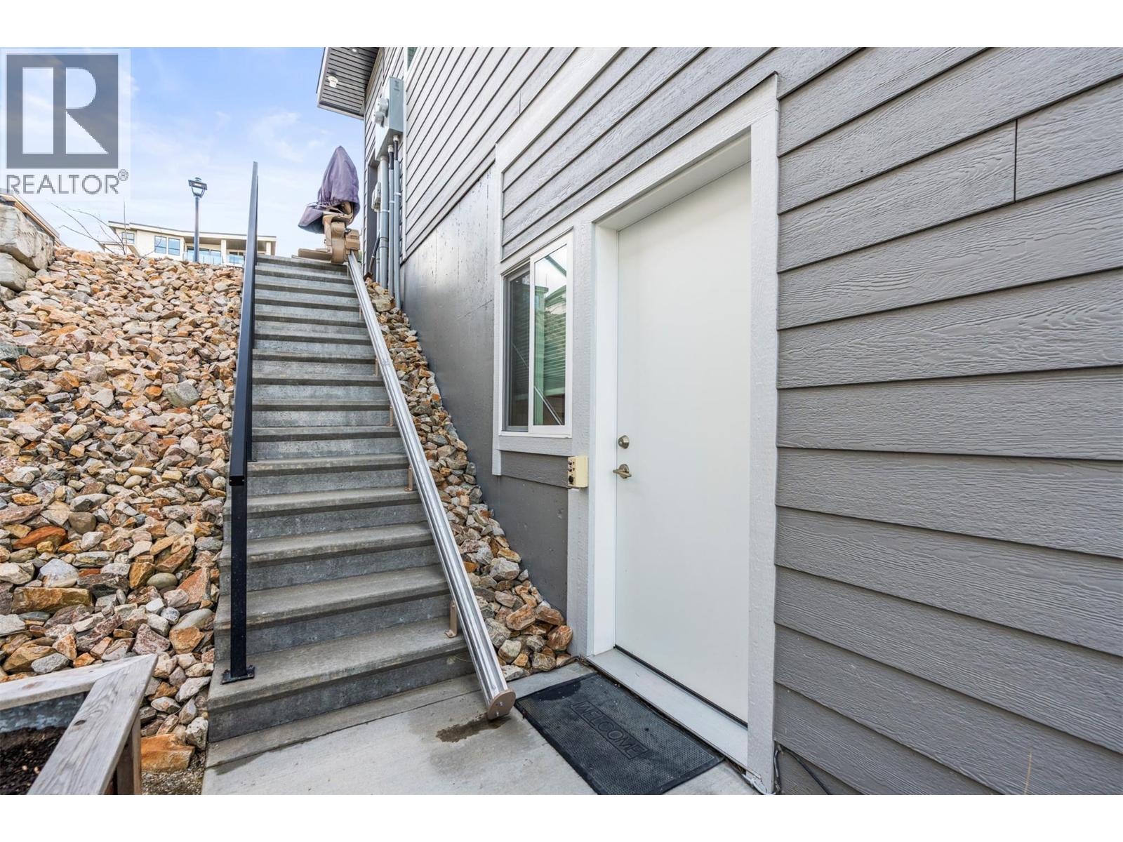  1021 17 Avenue Southeast, Salmon Arm