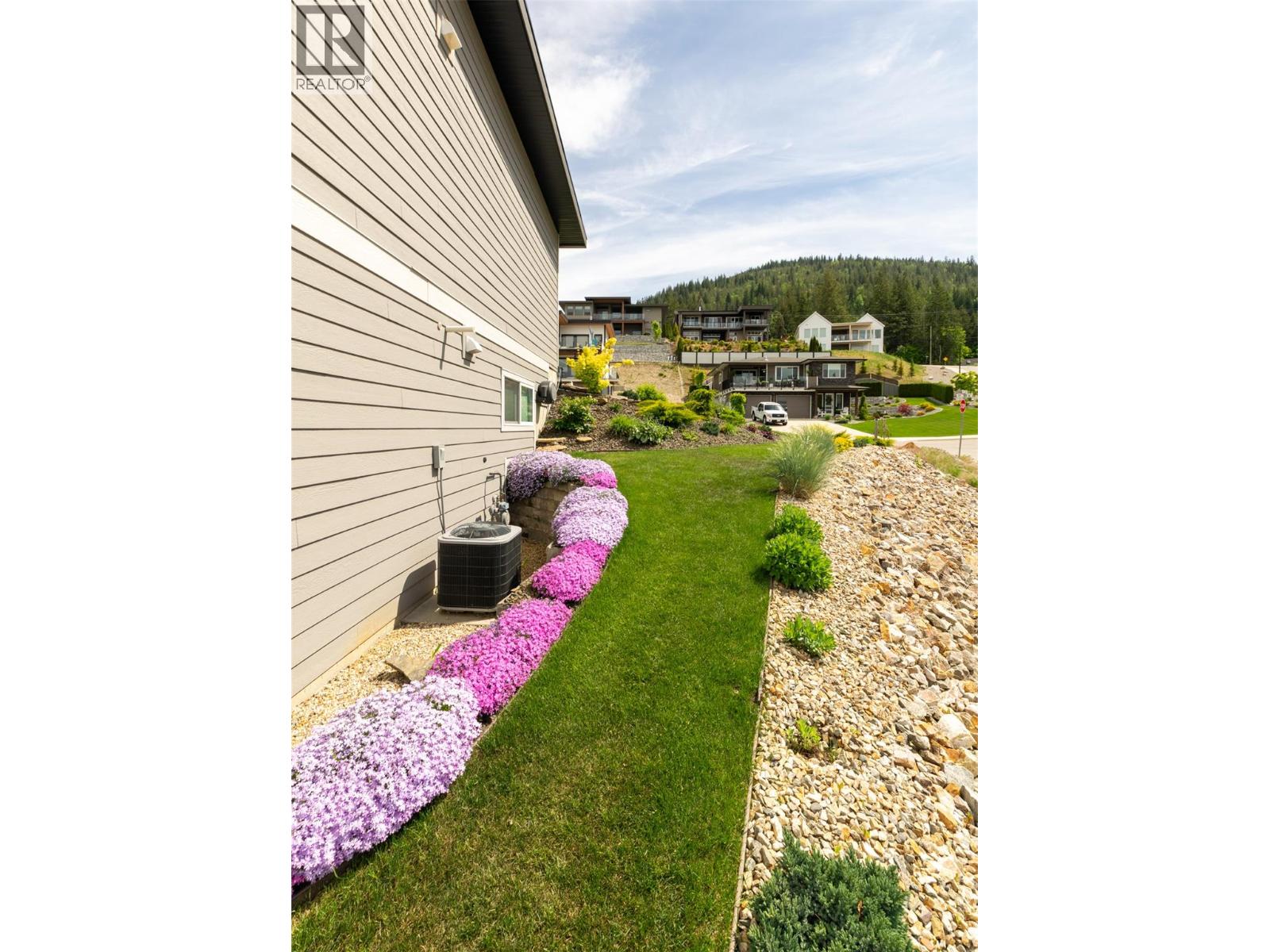  1021 17 Avenue Southeast, Salmon Arm