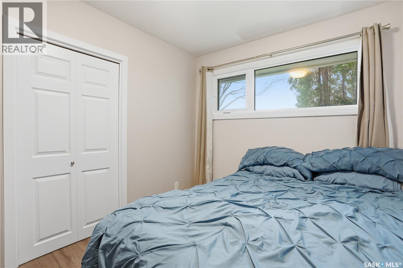 2305 Taylor STREET E - 23