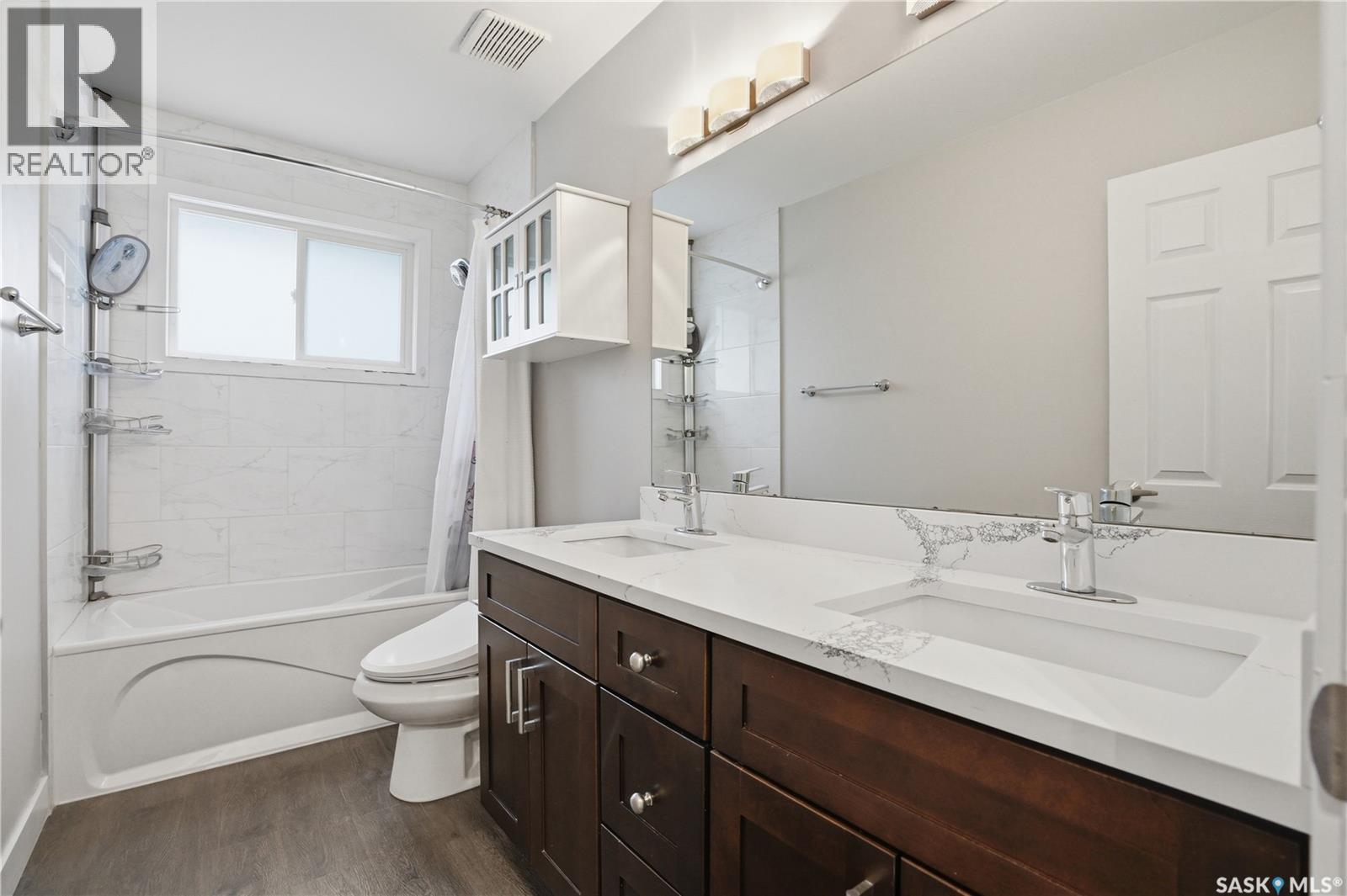 2305 Taylor STREET E - 24