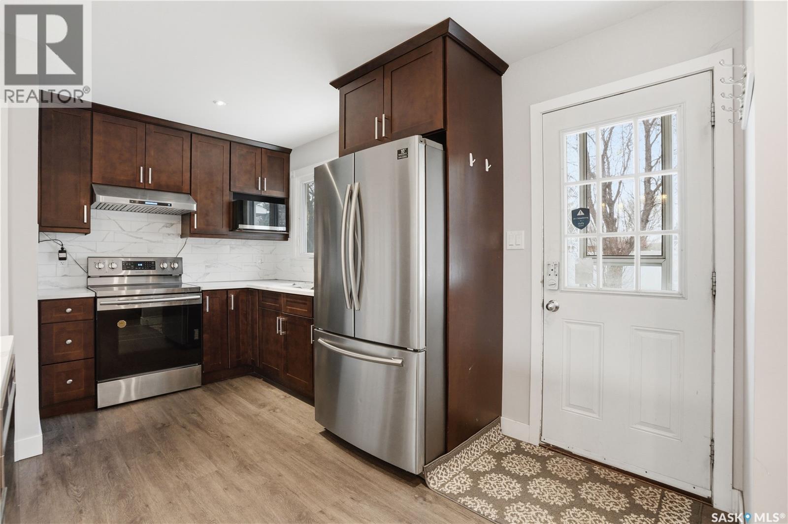 2305 Taylor STREET E - 10