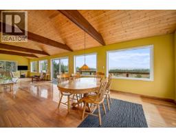 Kitchen - 8900 Keith Wagner Way, Denman Island, BC V0R1T0 Photo 20