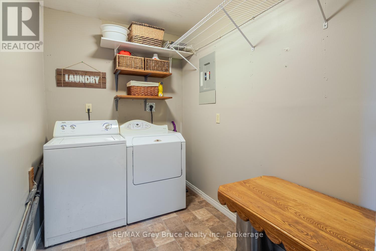 206 LINDSAY ROAD 30 - 10