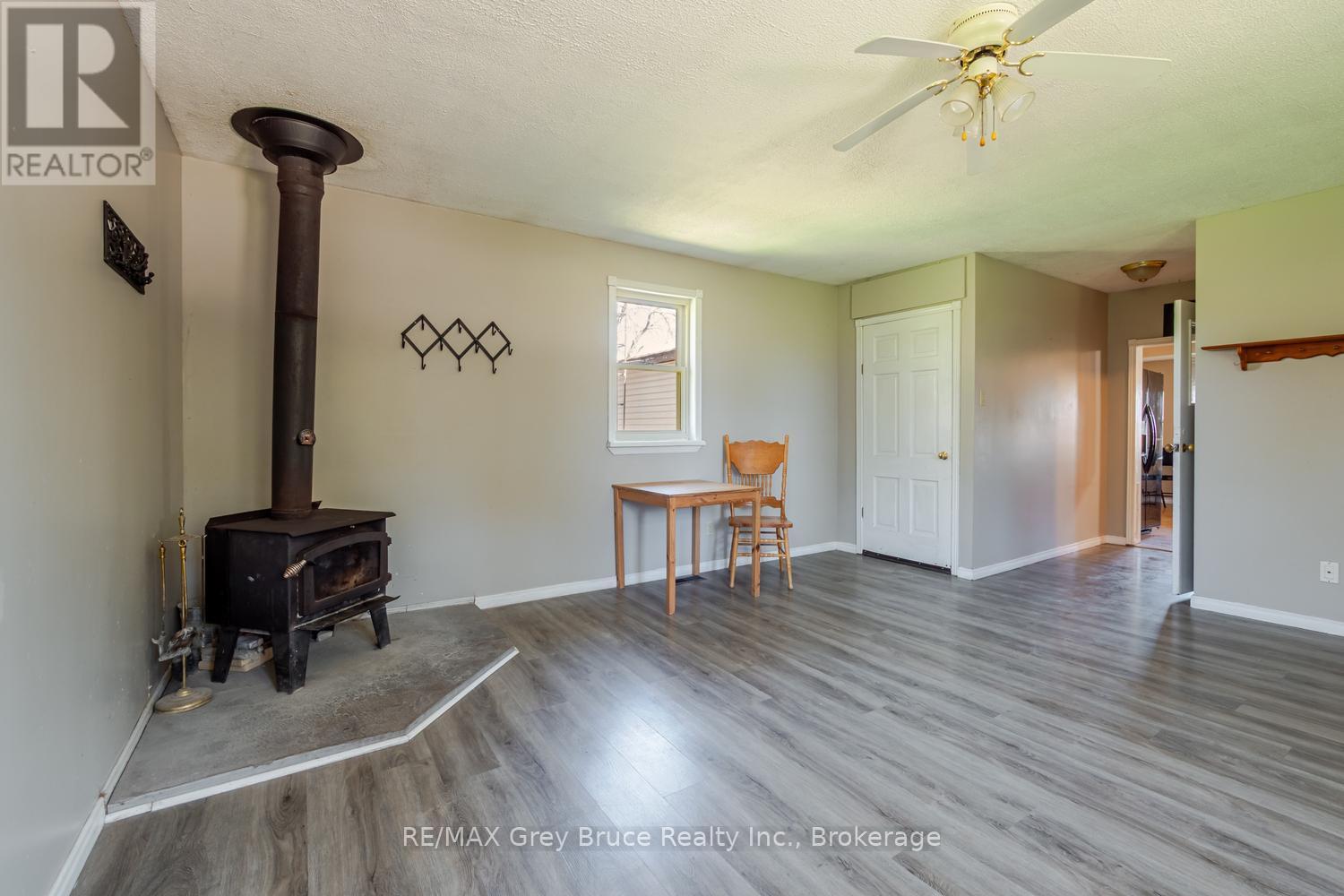 206 LINDSAY ROAD 30 - 12