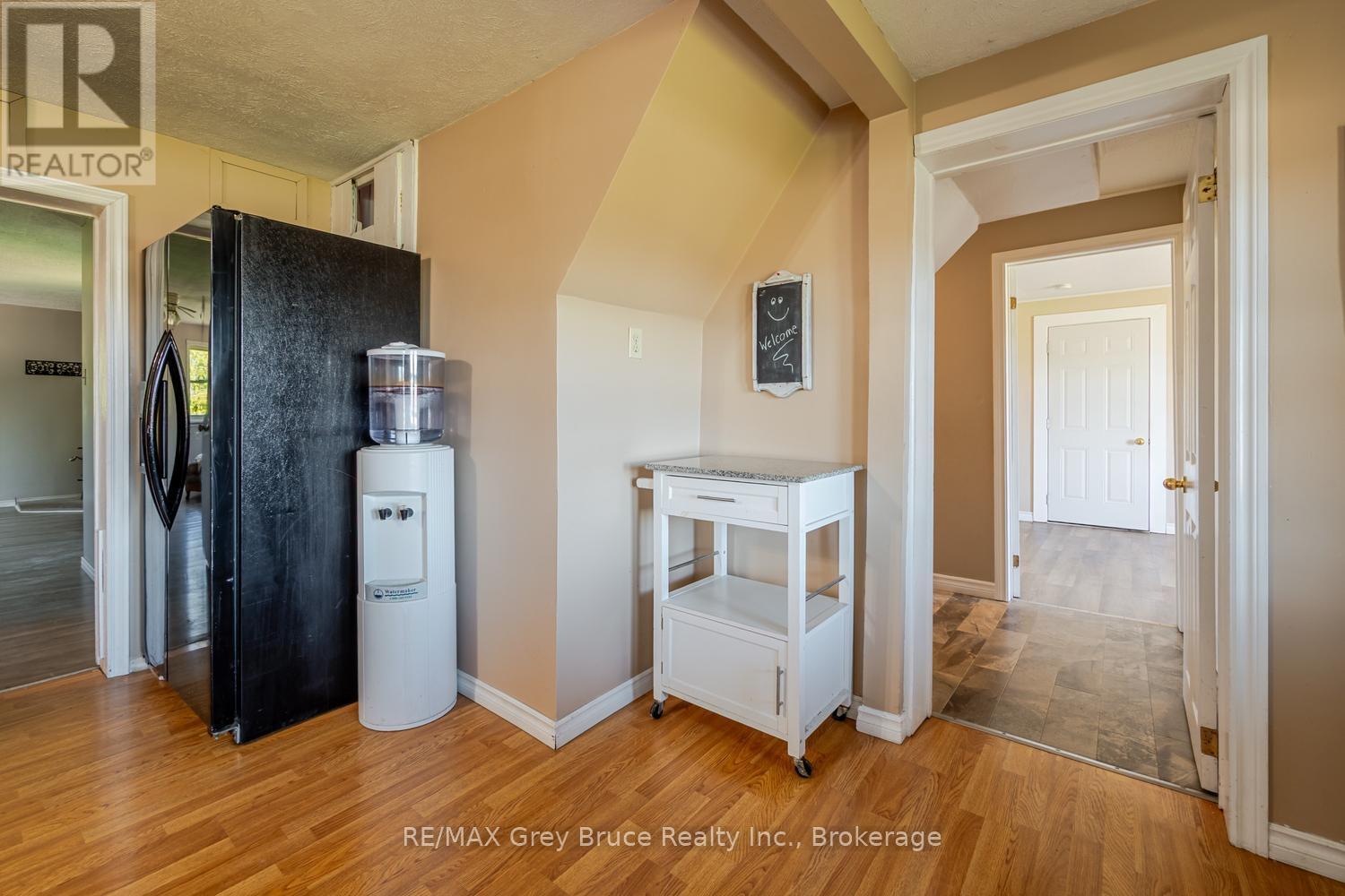 206 LINDSAY ROAD 30 - 13