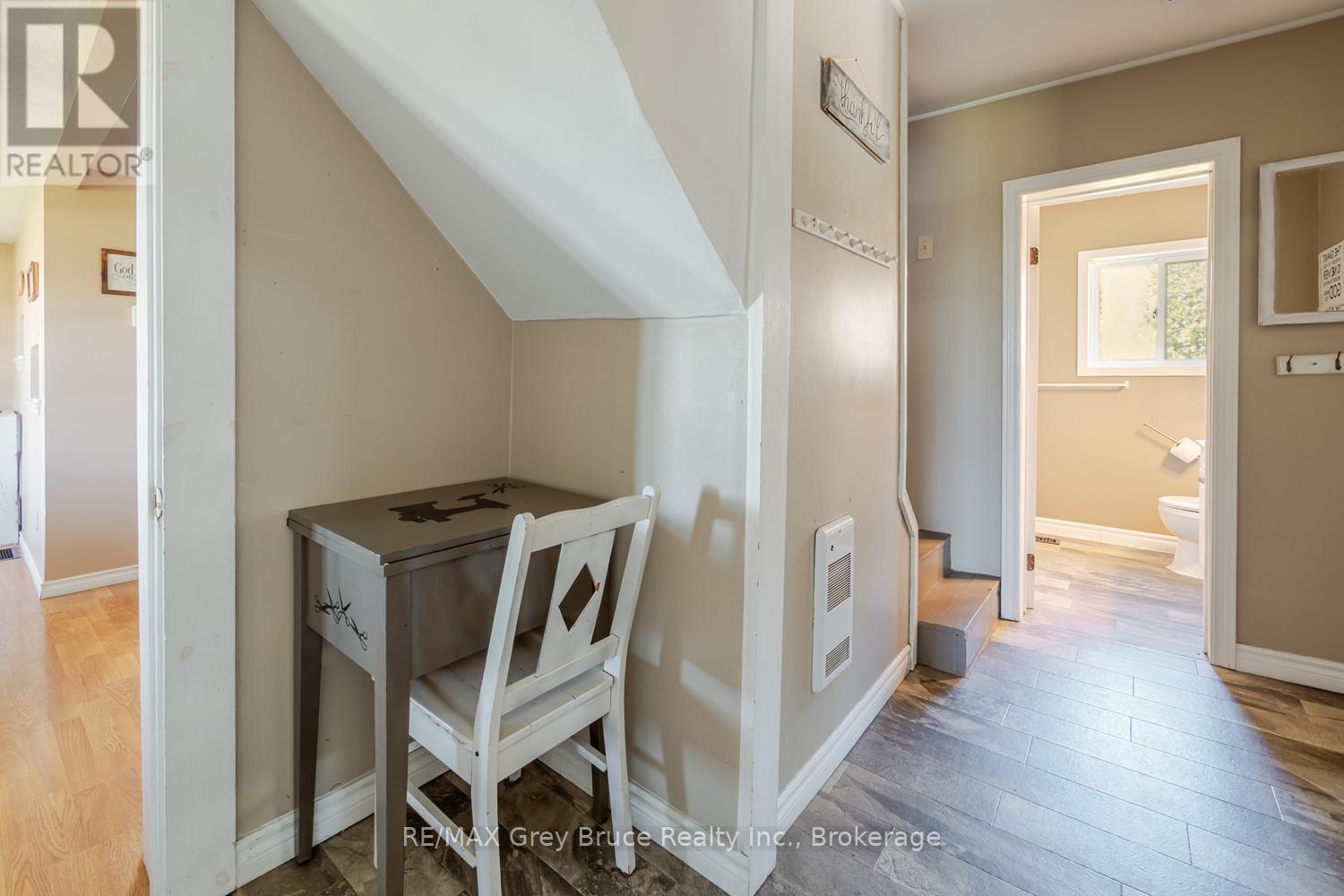 206 LINDSAY ROAD 30 - 16