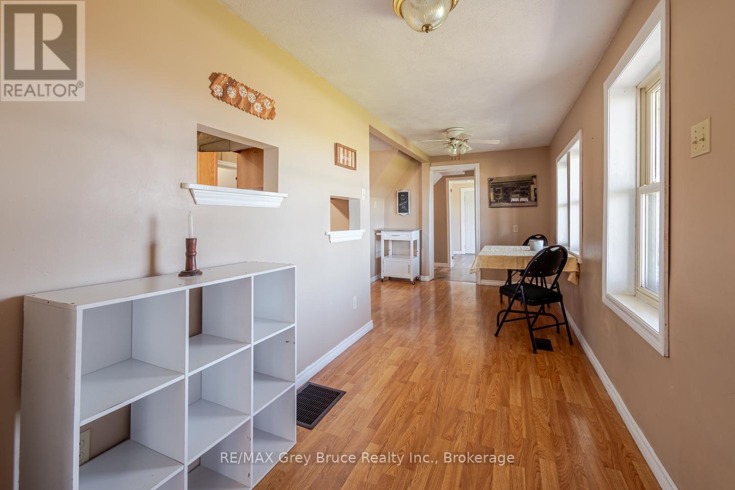 206 LINDSAY ROAD 30 - 6