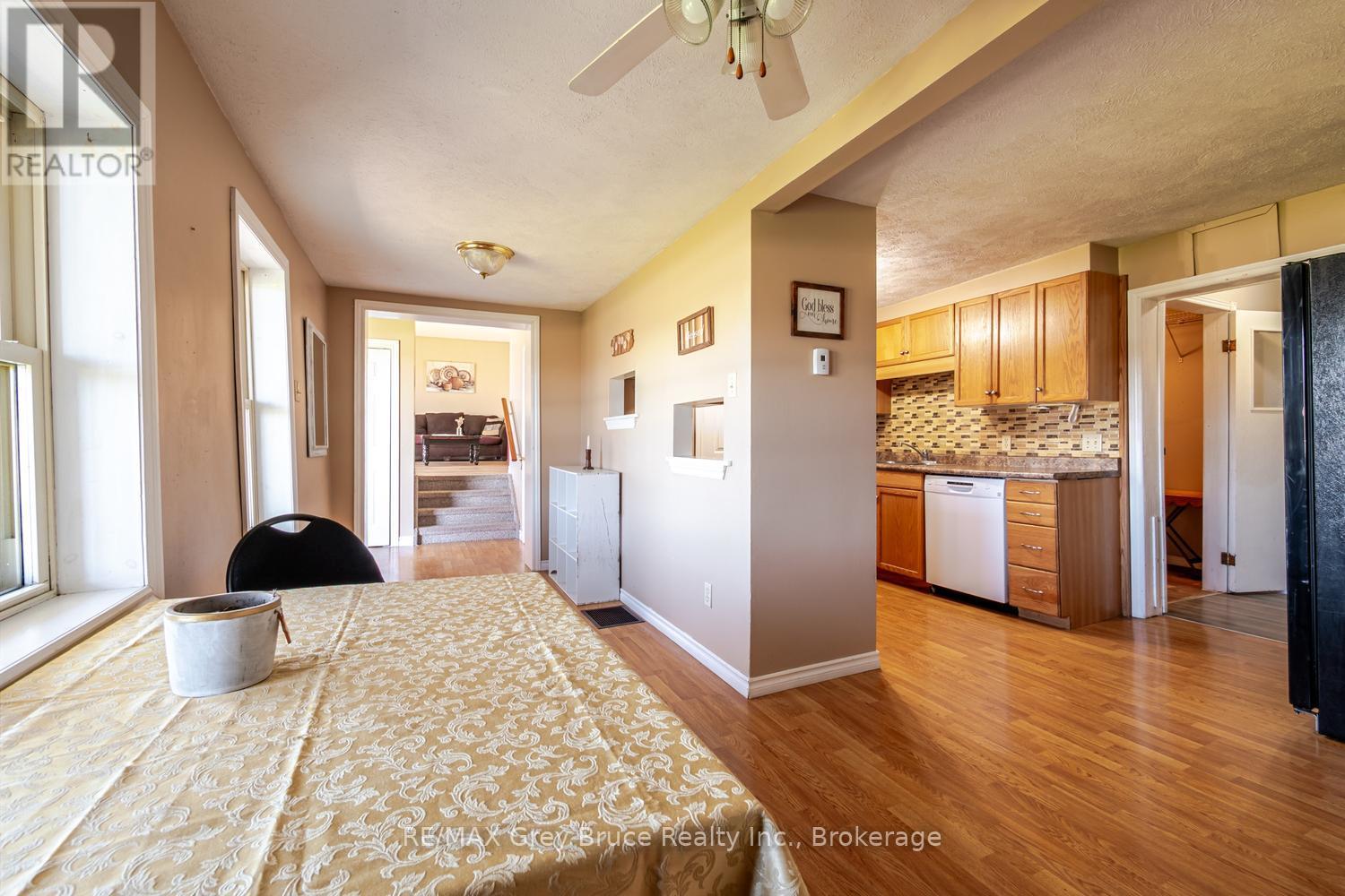 206 LINDSAY ROAD 30 - 7