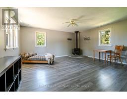 Primary Bedroom - 206 Lindsay Road 30, Northern Bruce Peninsula, ON N0H1Z0 Photo 11