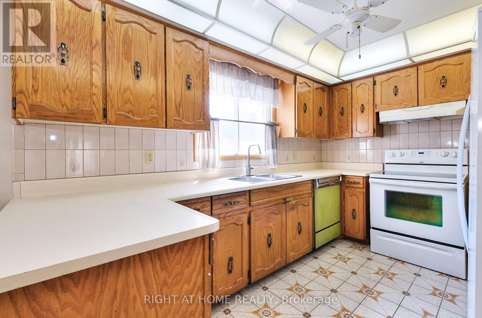 101 RAYMERVILLE DRIVE - 15