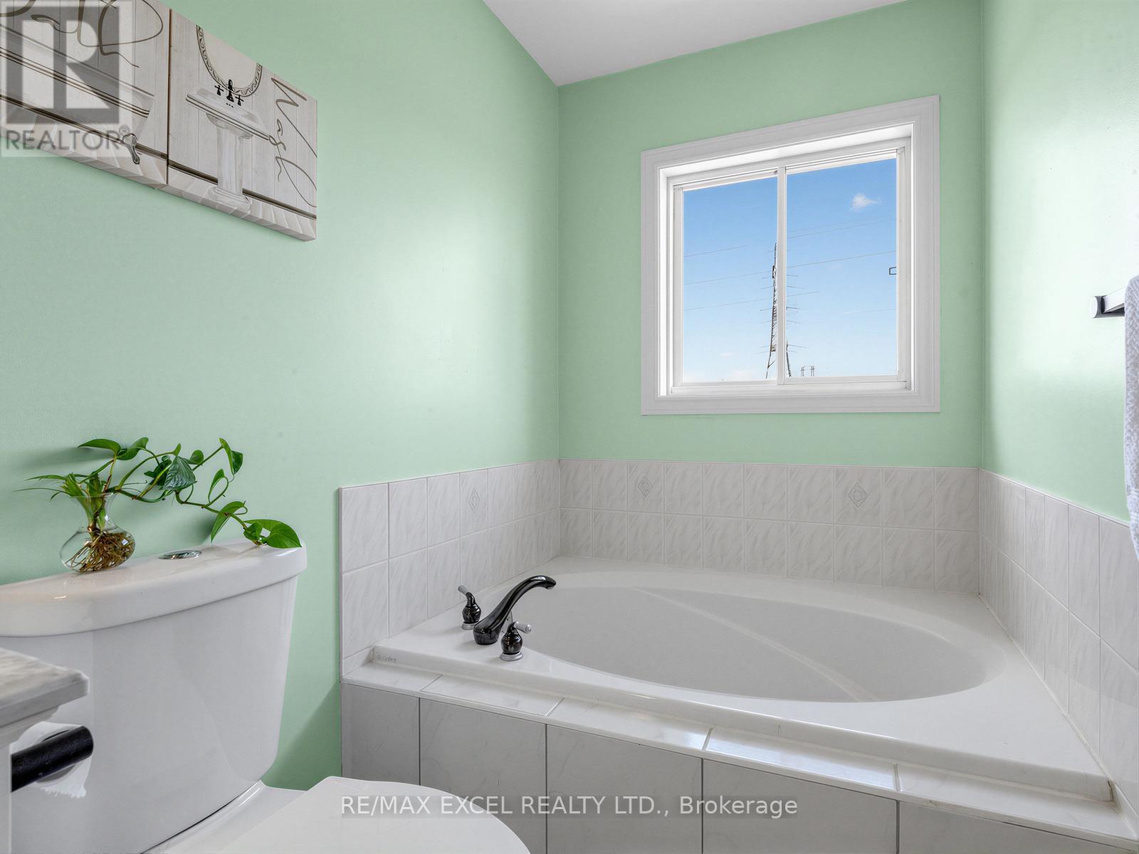 764 CRAIGHURST COURT - 21