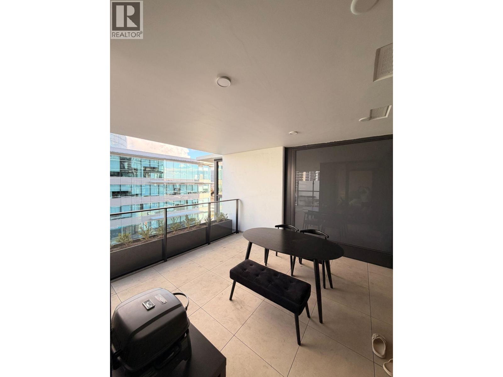 515 135 E 13TH STREET, North Vancouver
