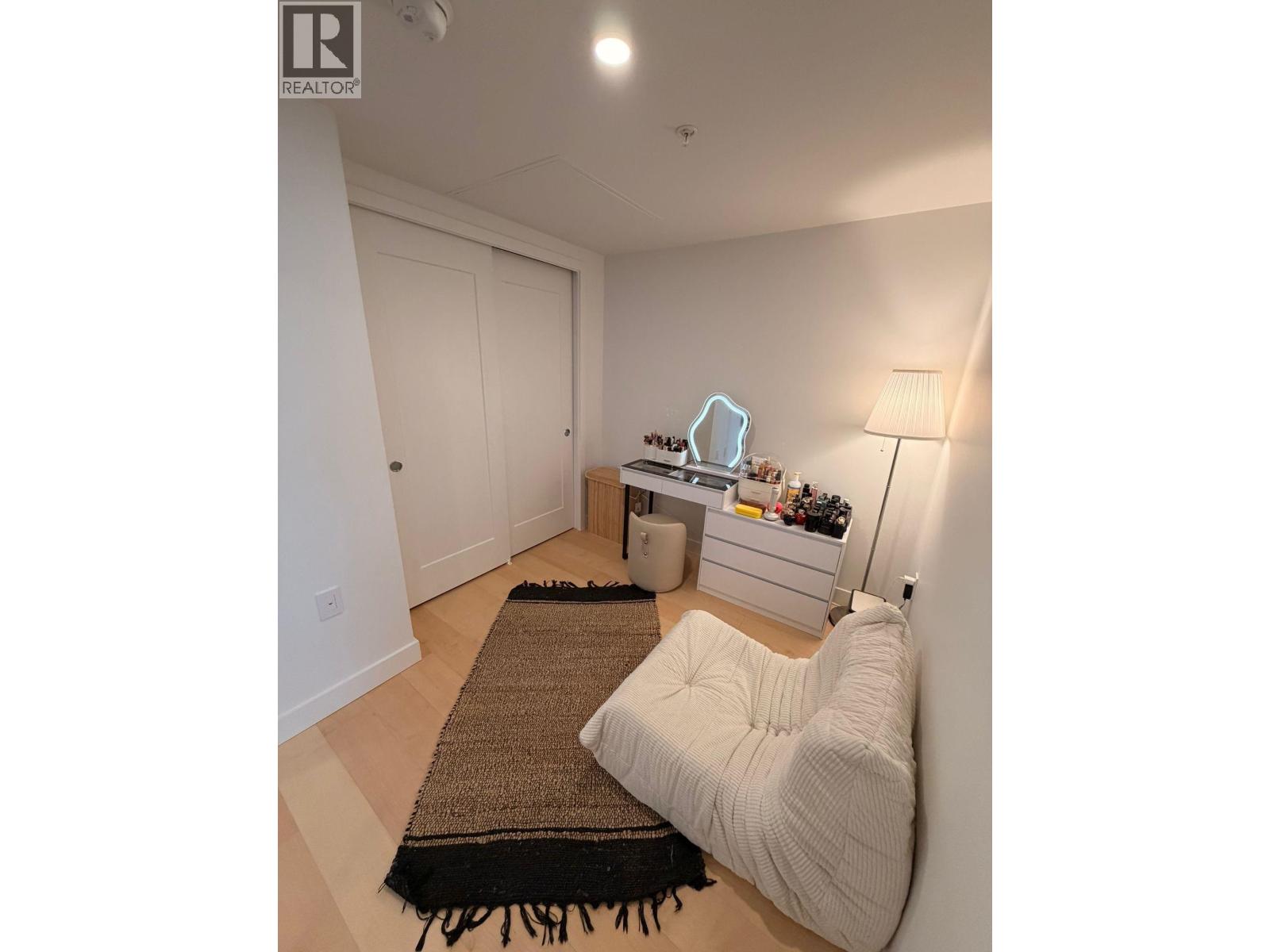515 135 E 13TH STREET, North Vancouver