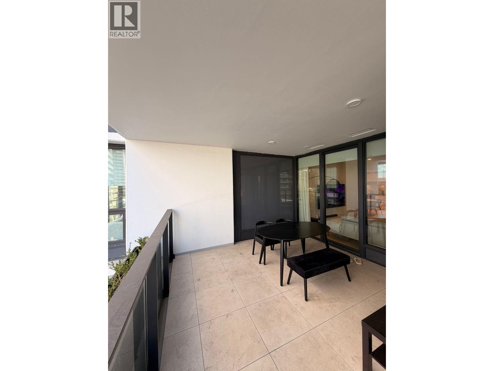 515 135 E 13TH STREET, North Vancouver