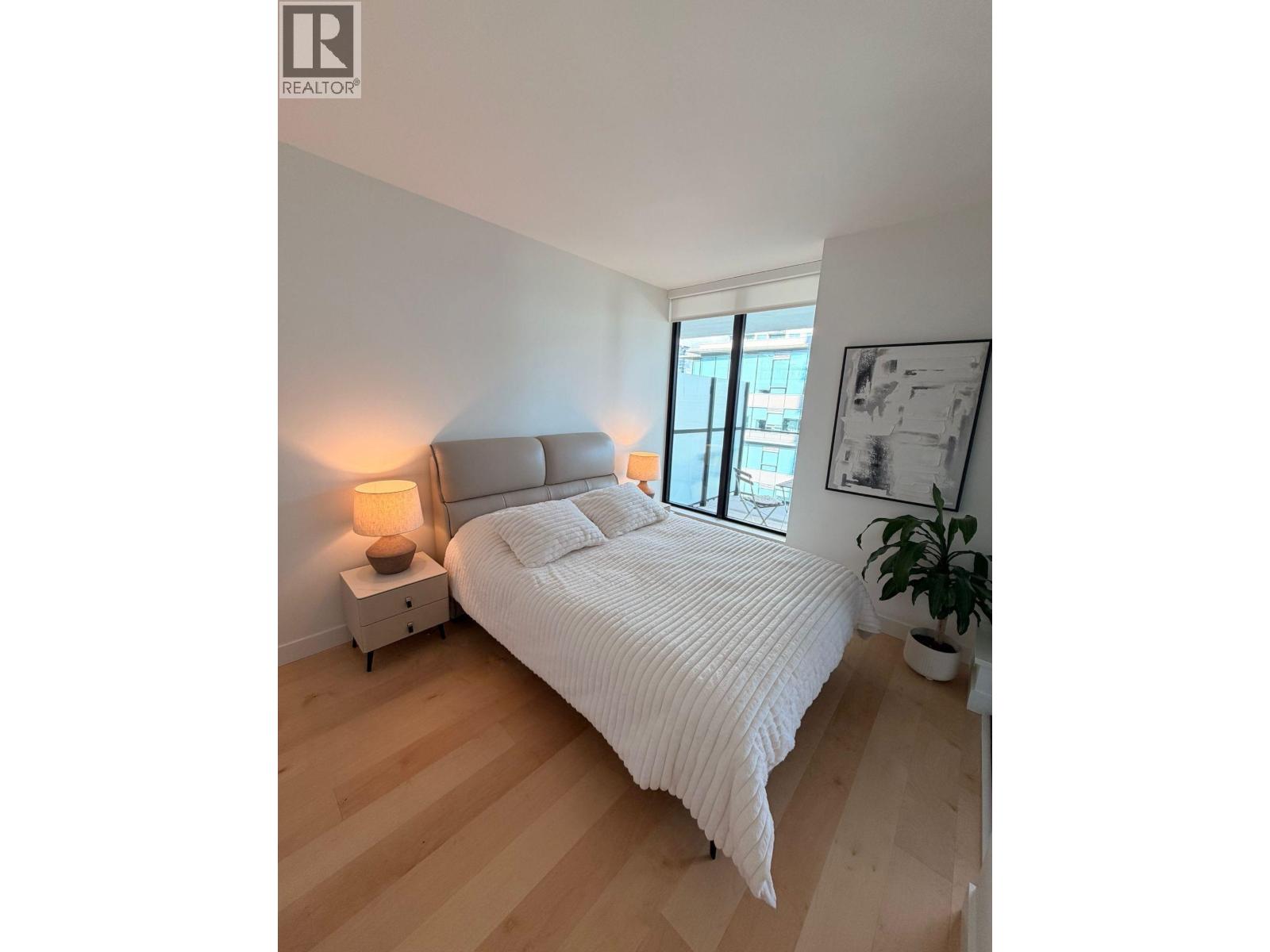 515 135 E 13TH STREET, North Vancouver
