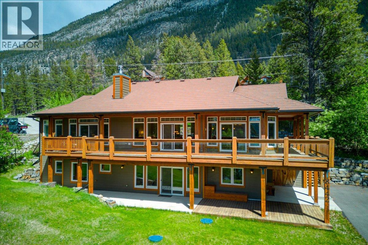 8442 Richardson Crescent - 1