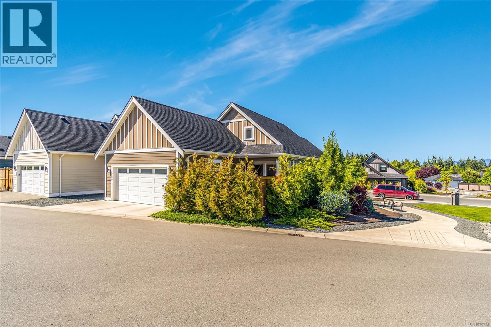 739 Briarwood Dr - 33