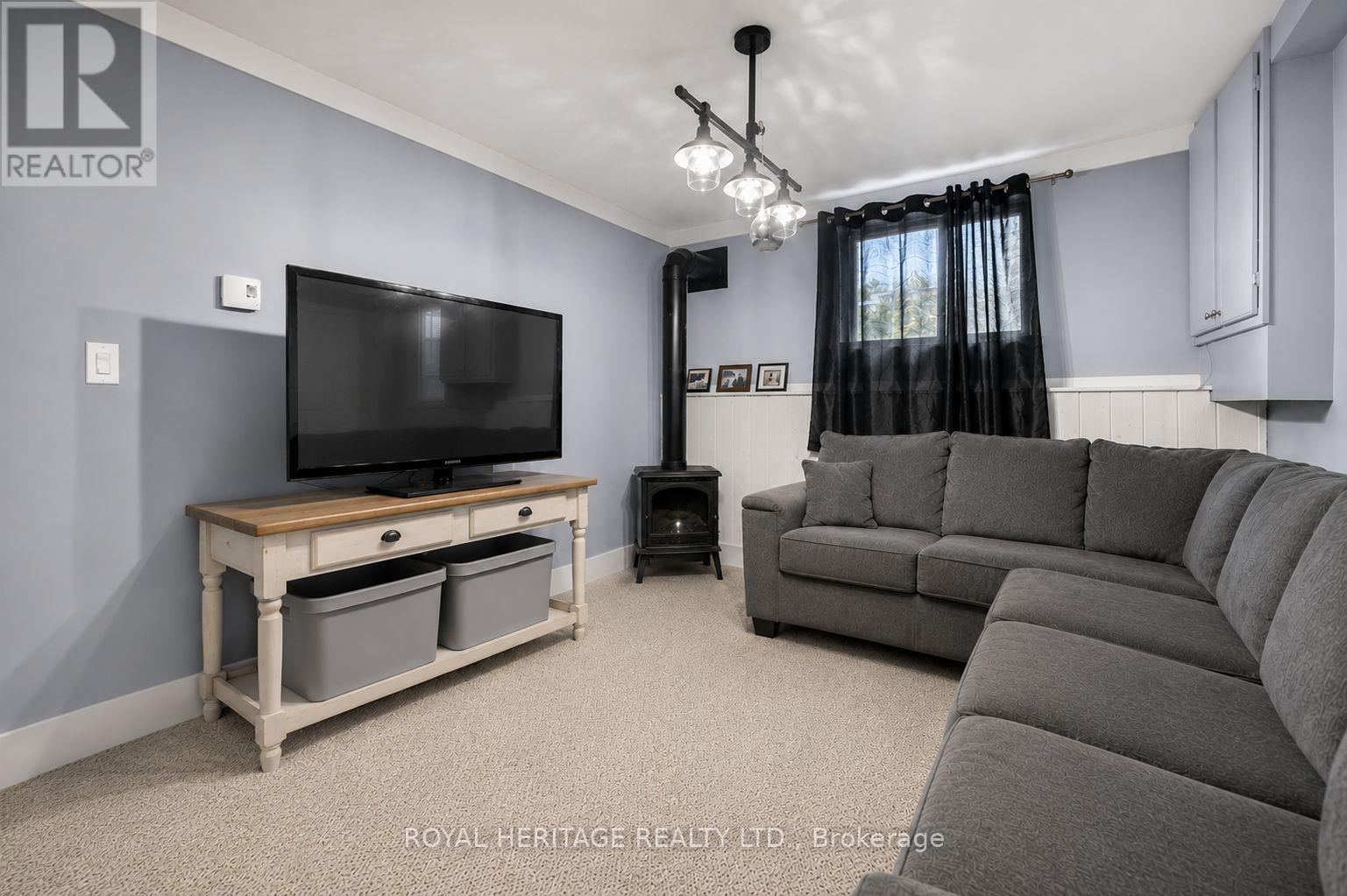 51 ROBERT STREET - 31