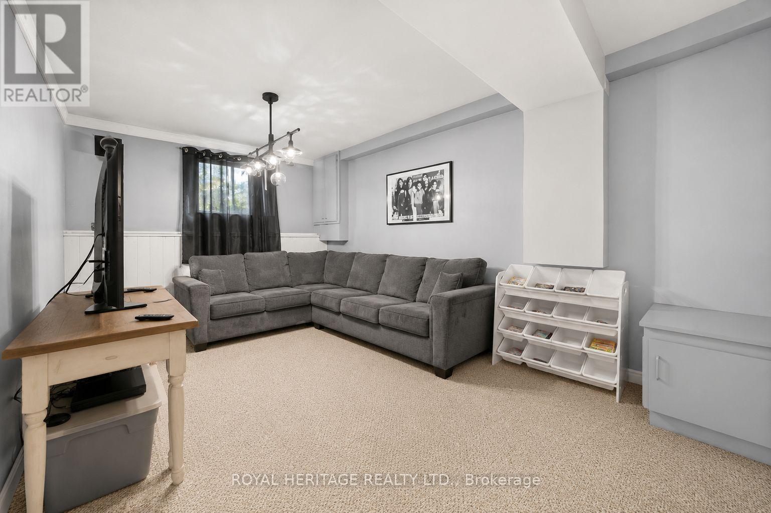 51 ROBERT STREET - 32