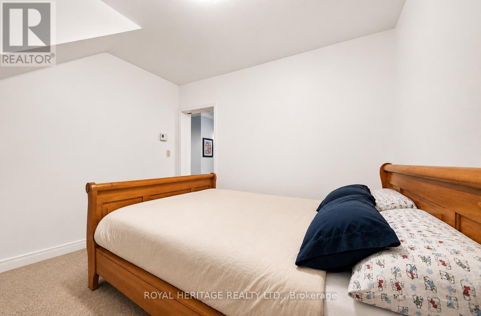 51 ROBERT STREET - 36